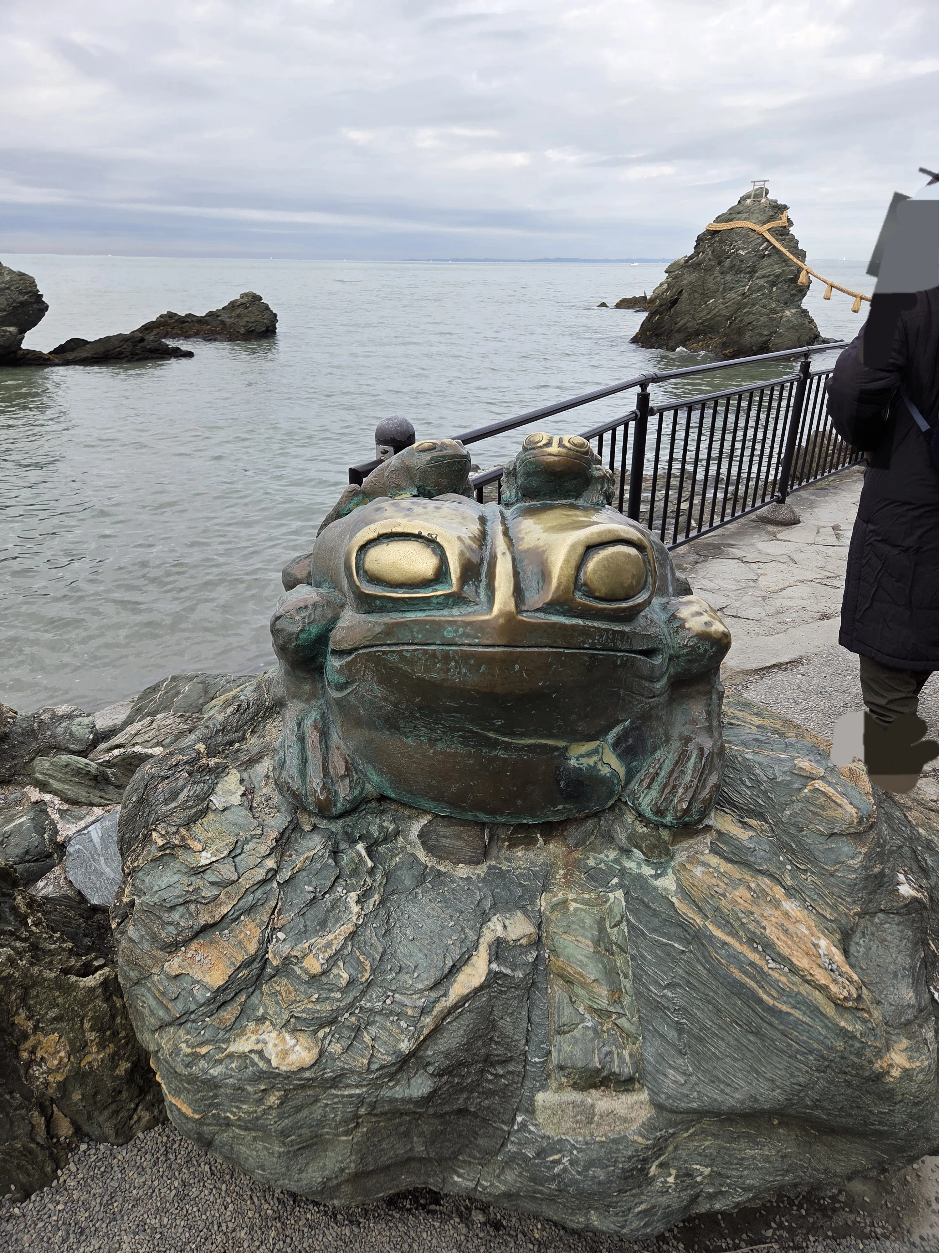 伊勢に行ってきた①～二見興玉神社のカエルさん🐸～｜エリ