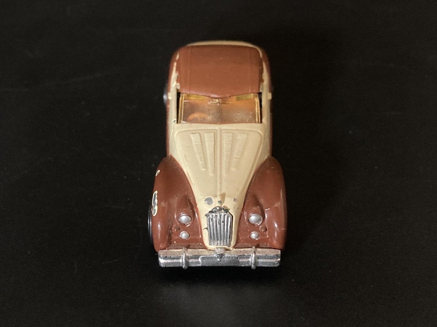 100円で買ったミニカーが、フランスの名車だった話｜レトロプレイランド
