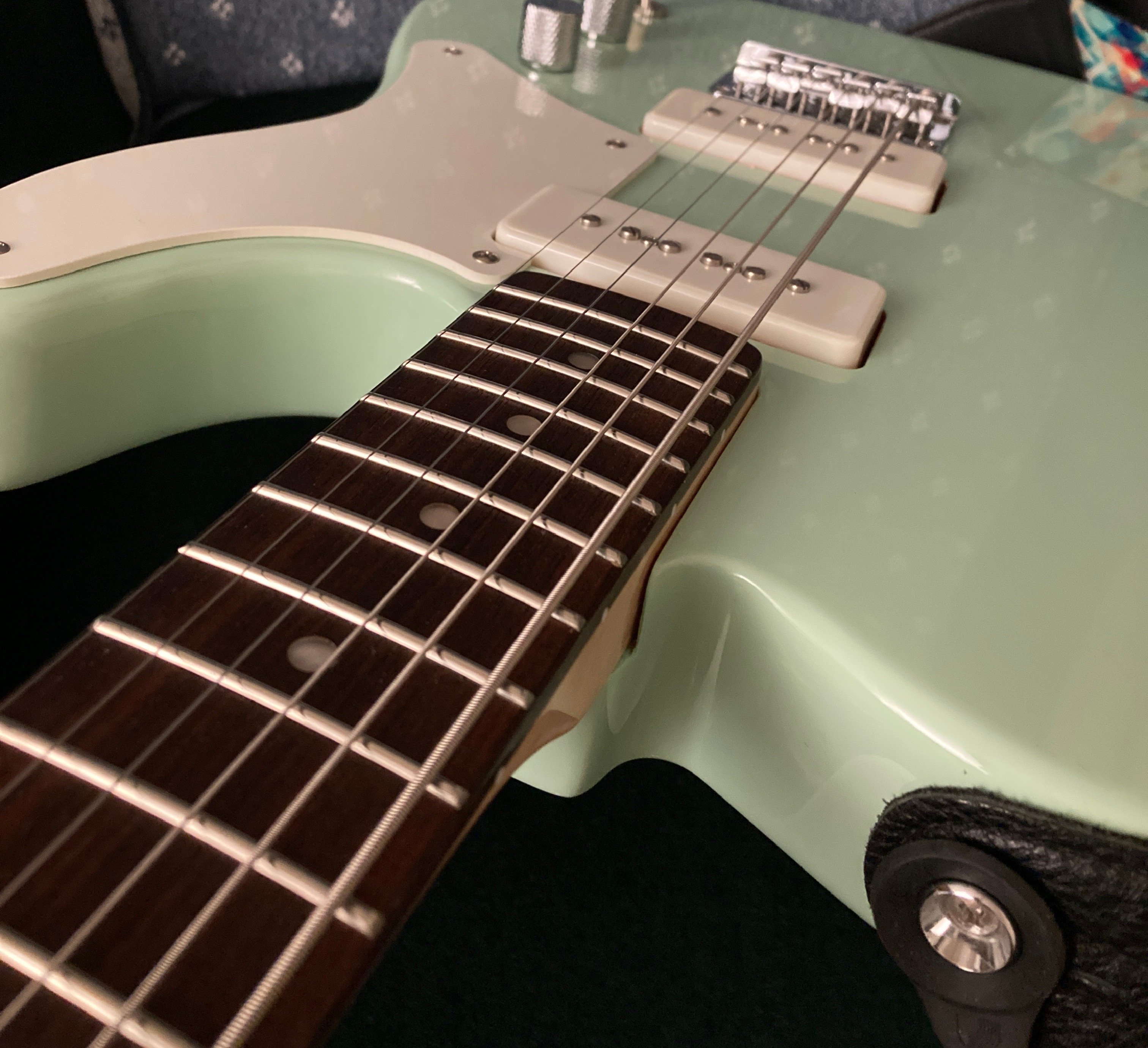 メタル専用のバリトンギターを買った話｜川端 景