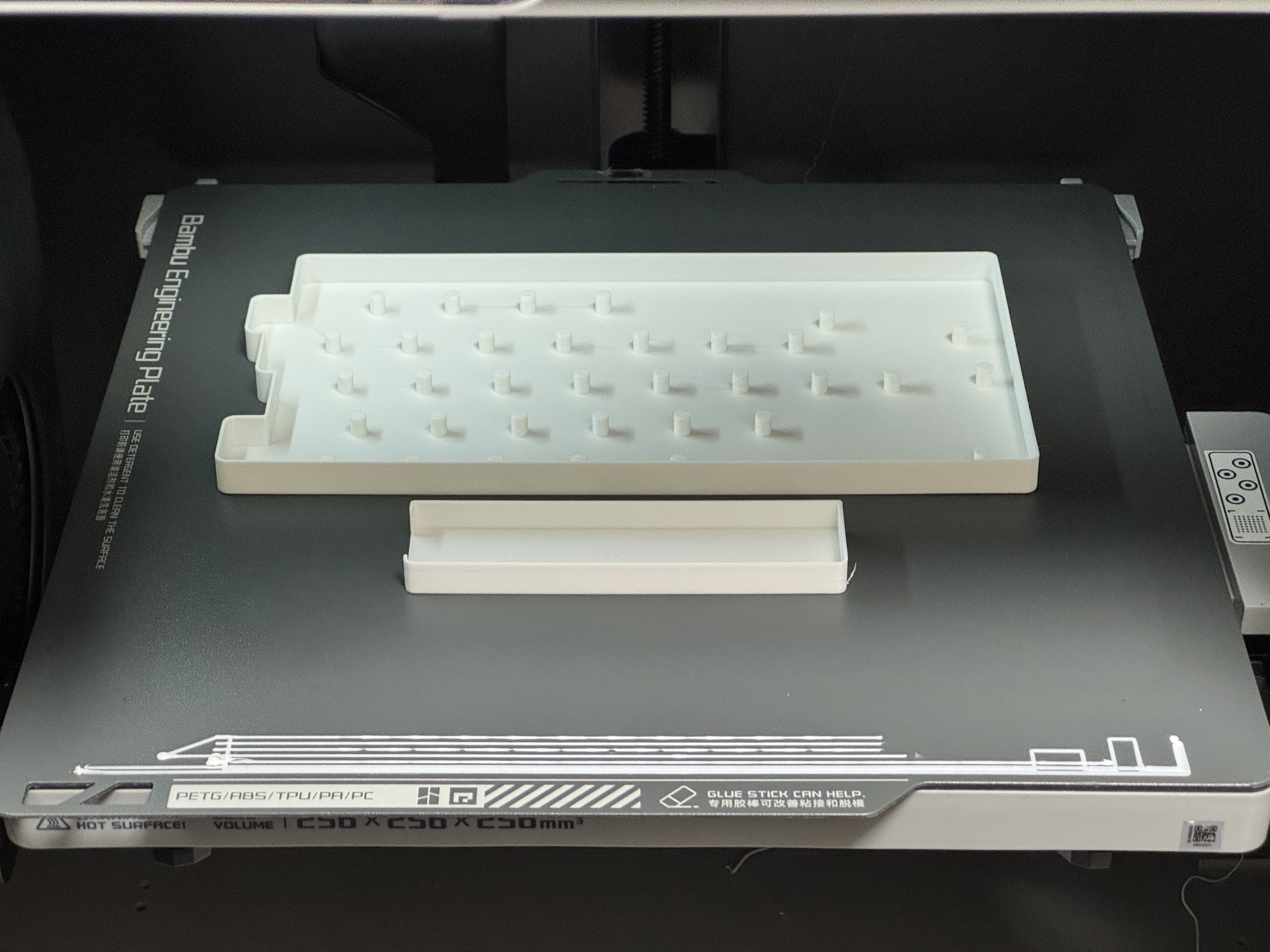 【完成品】46キー自作キーボード 無線化 ロープロファイル 完成品】46キー自作キーボード 無線化 ロープロファイル 自作