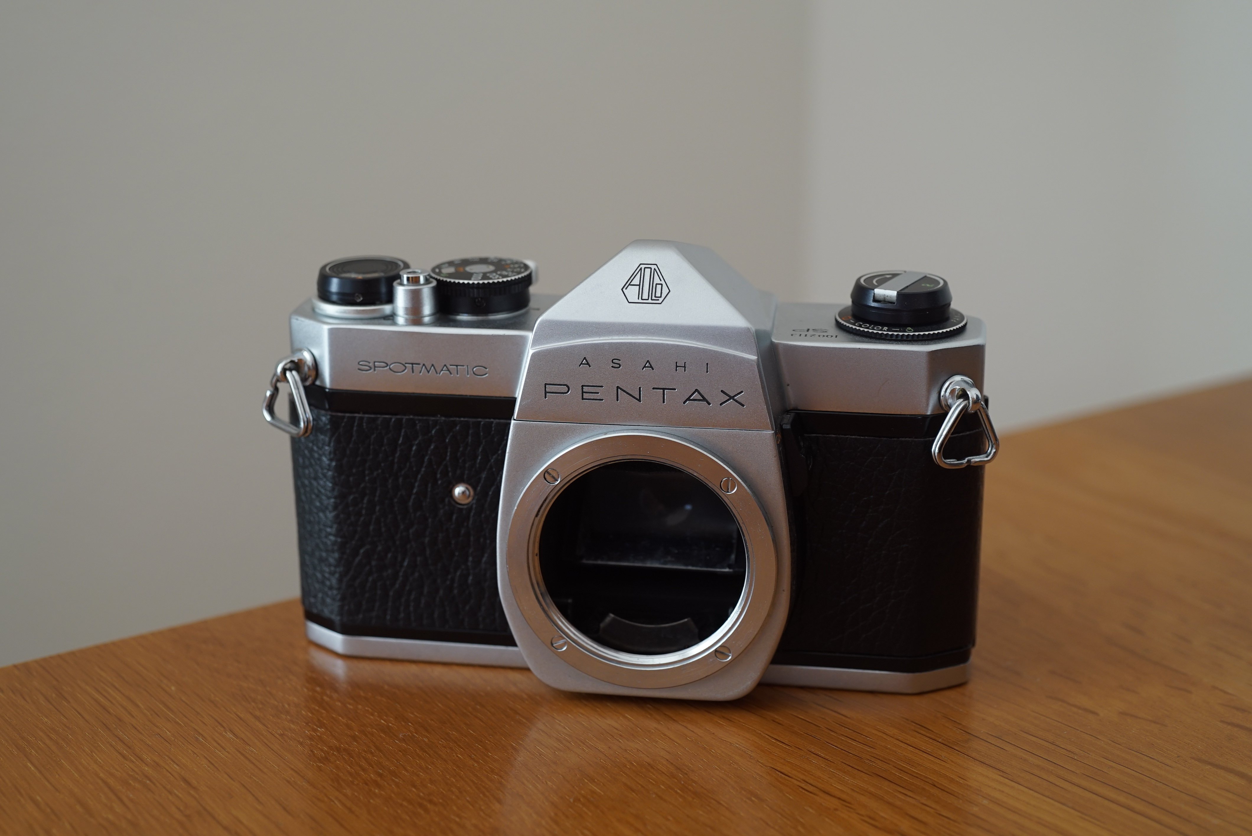 PENTAX SP 黒色　予備レンズ付　フィルムカメラ 現状品 PENTAX SP 黒色 予備レンズ付 フィルムカメラ 現状品 中古