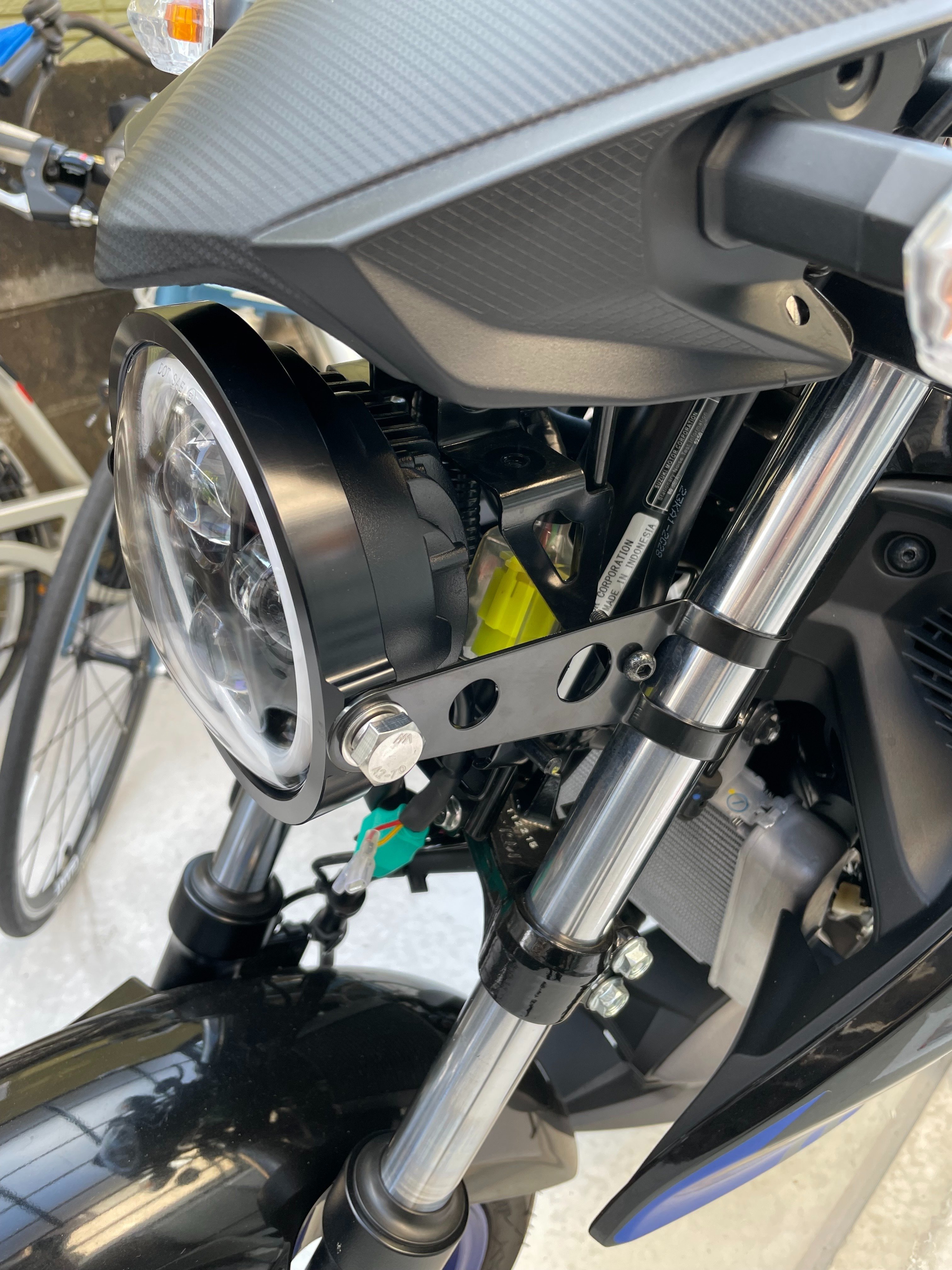 スズキ gsx-s125 ヘッドライト ライディングの基本が学べる一台!? スズキ「GSX-S125 ABS」はMT車を