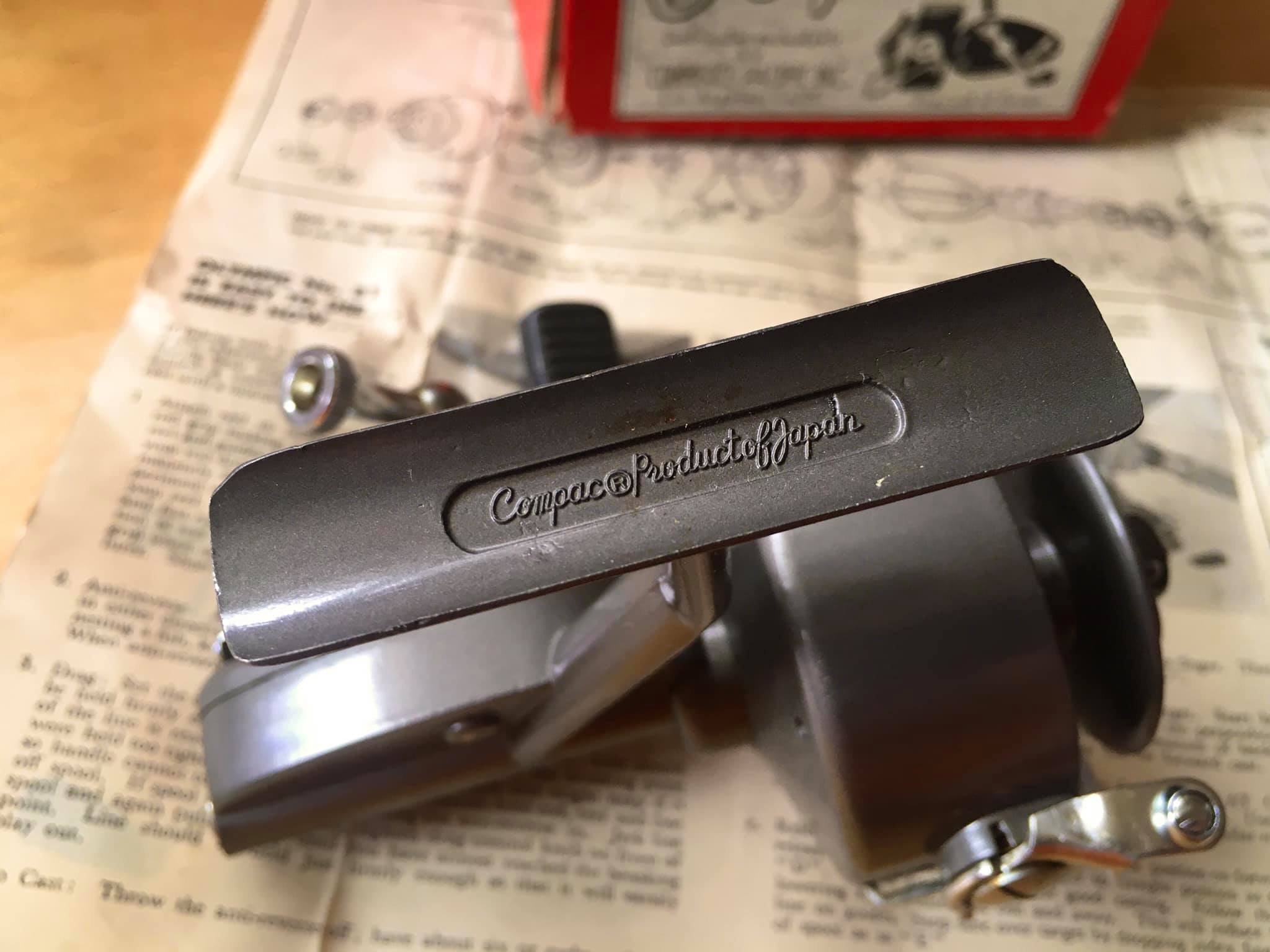 🎣オールドフィッシングタックル022 日本製初のスピニングリール