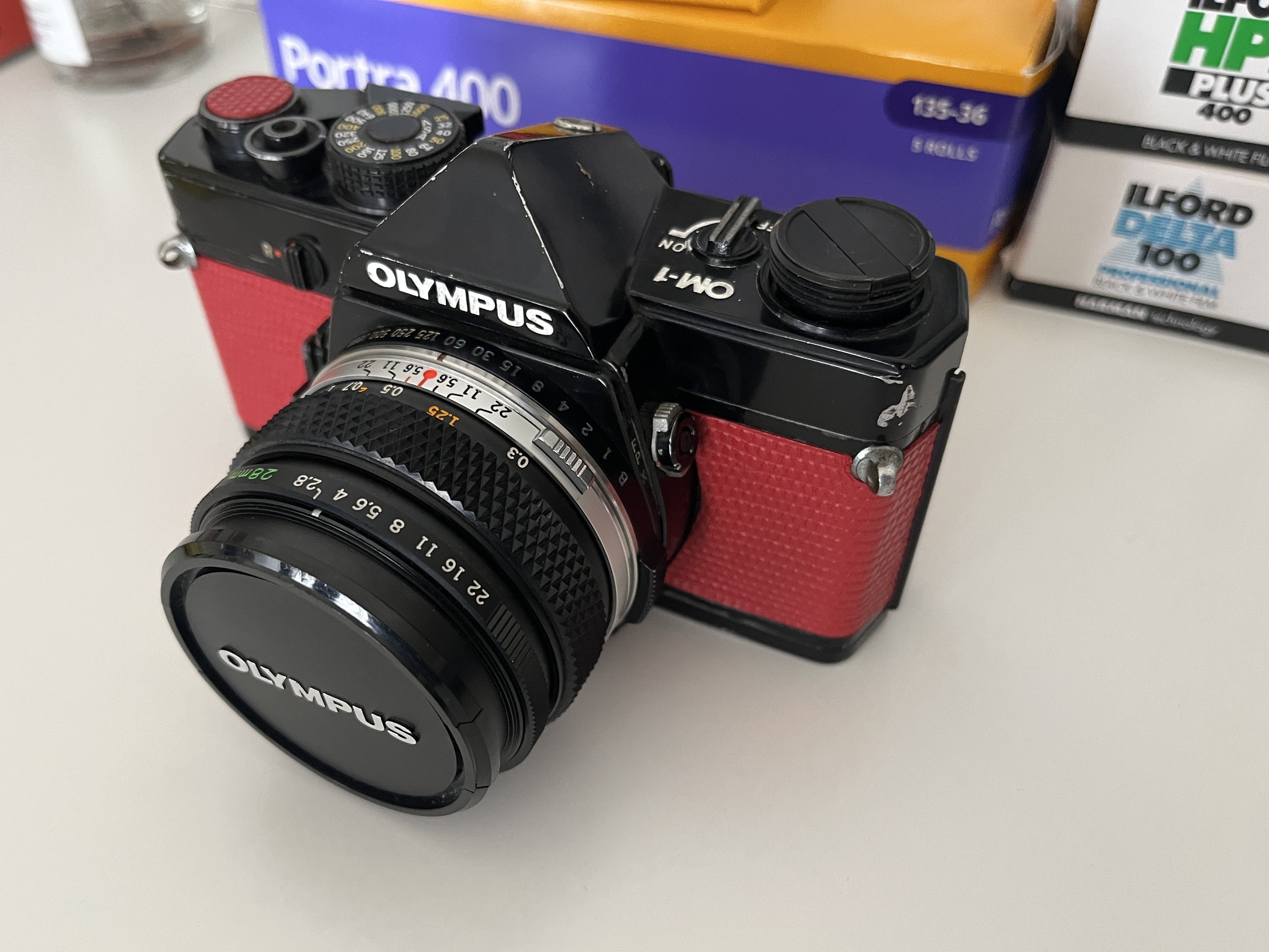 Olympus OM-1 フィルムカメラ レンズ付き 完動品、整備済◉Olympus OM-1 単焦点レンズ付き フィルムカメラ 楽天