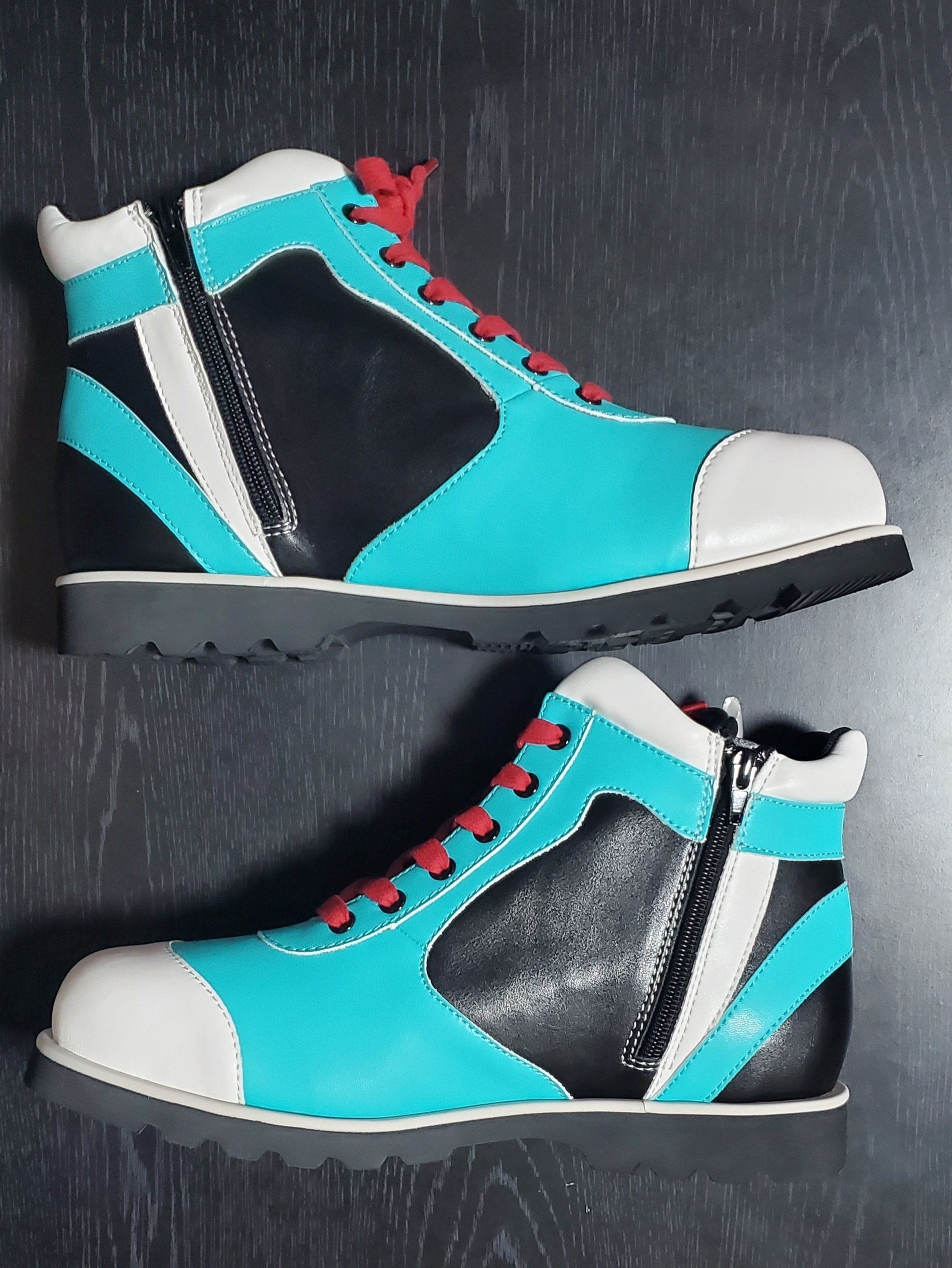 ブルーアーカイブ】『カズサのスニーカー』購入！再現度と実用性が高い