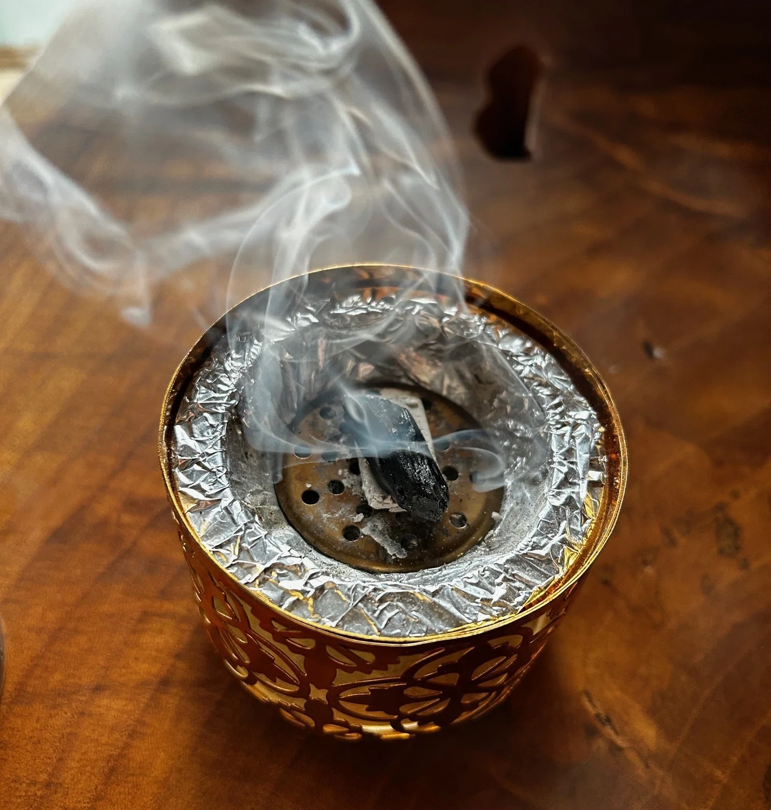 Oud Shaikh(王様のウード) |クウェートのお香レビュー｜アラブのお香