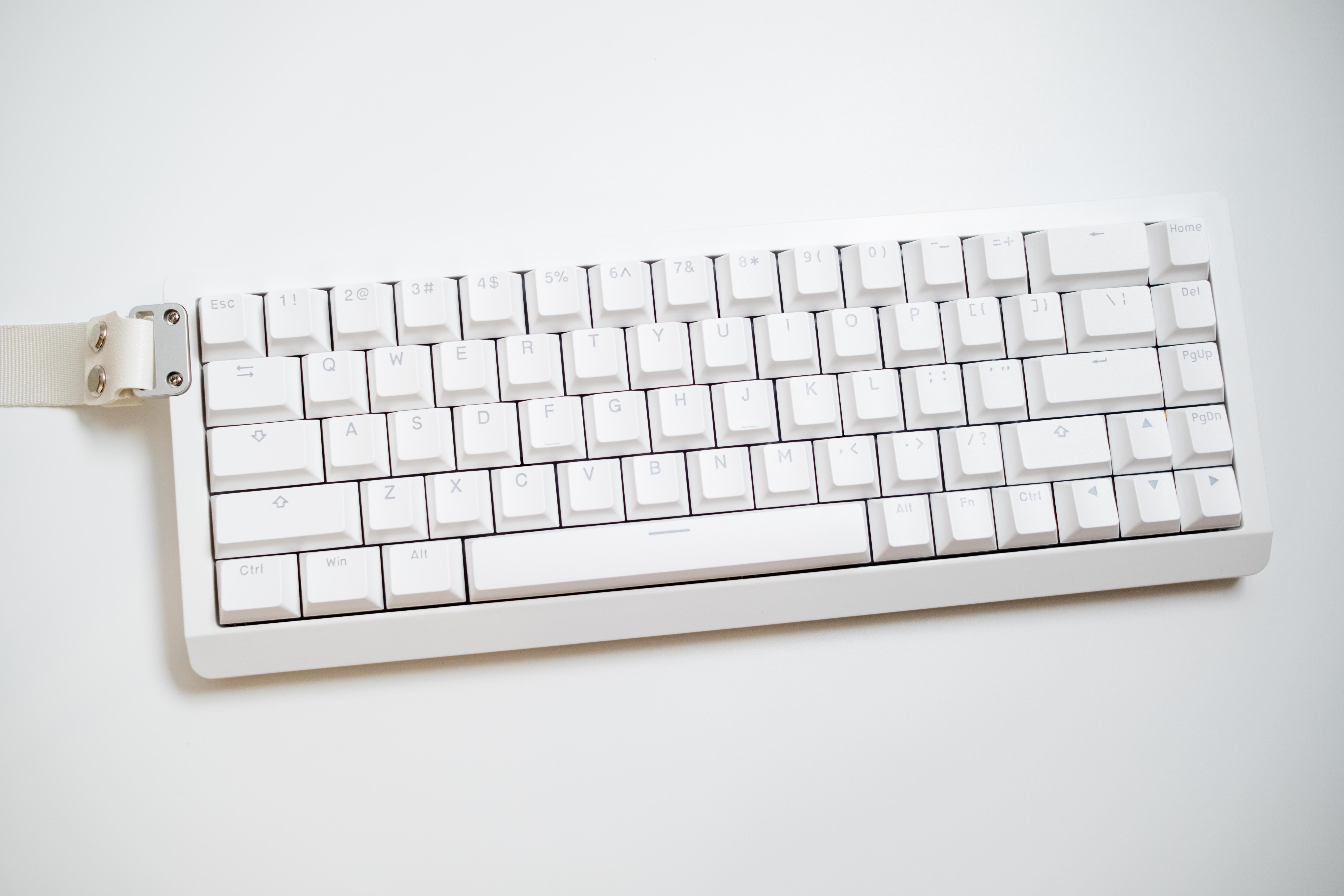 HE68 Lite ホワイトキーボード 本体 1万円以下で手に入るラピトリ対応キーボード。EPOMAKER HE68 Lite