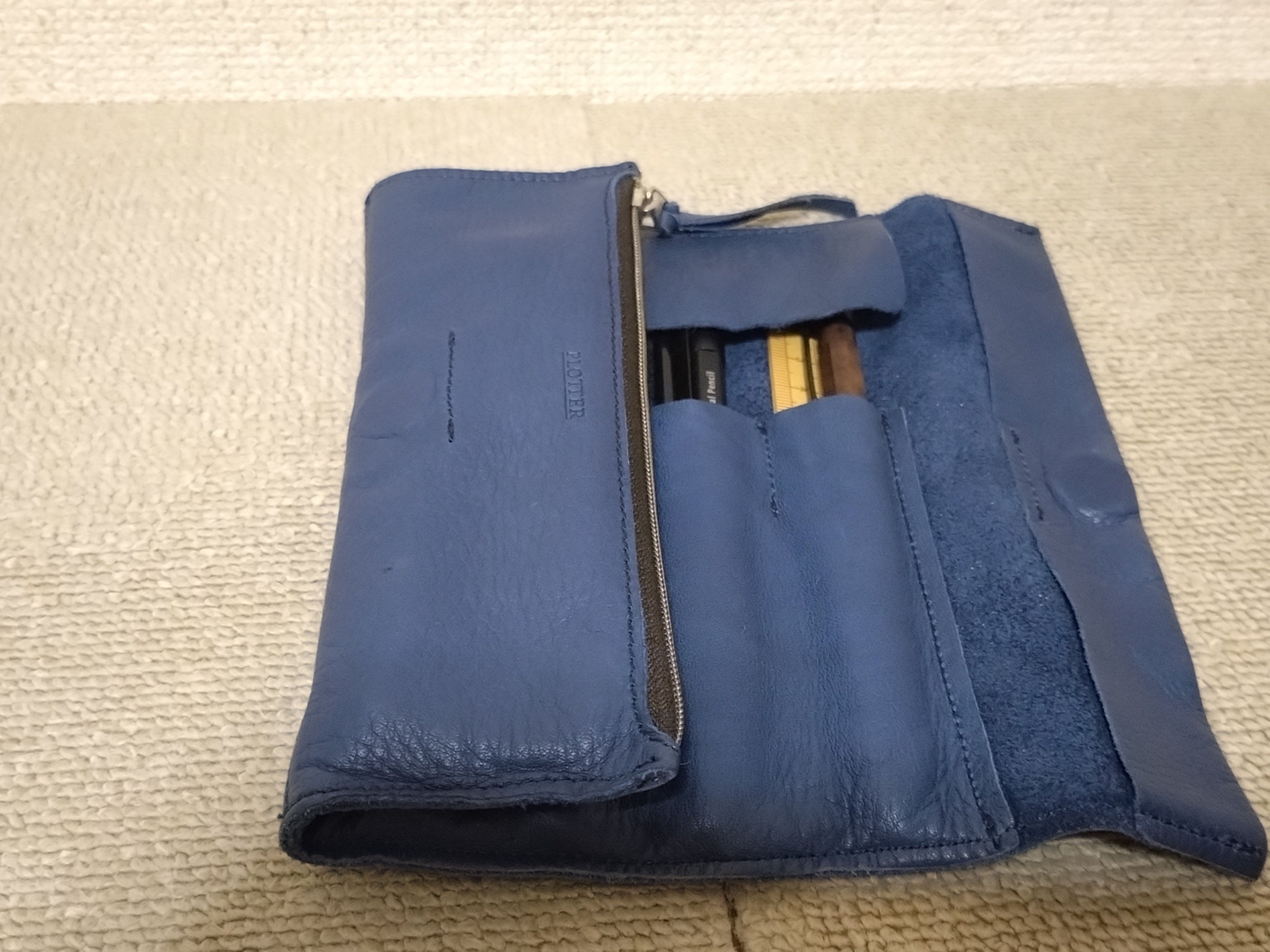 筆箱紹介ふでしょ #4 PLOTTER│オンラインショップ限定 本革ロールペン