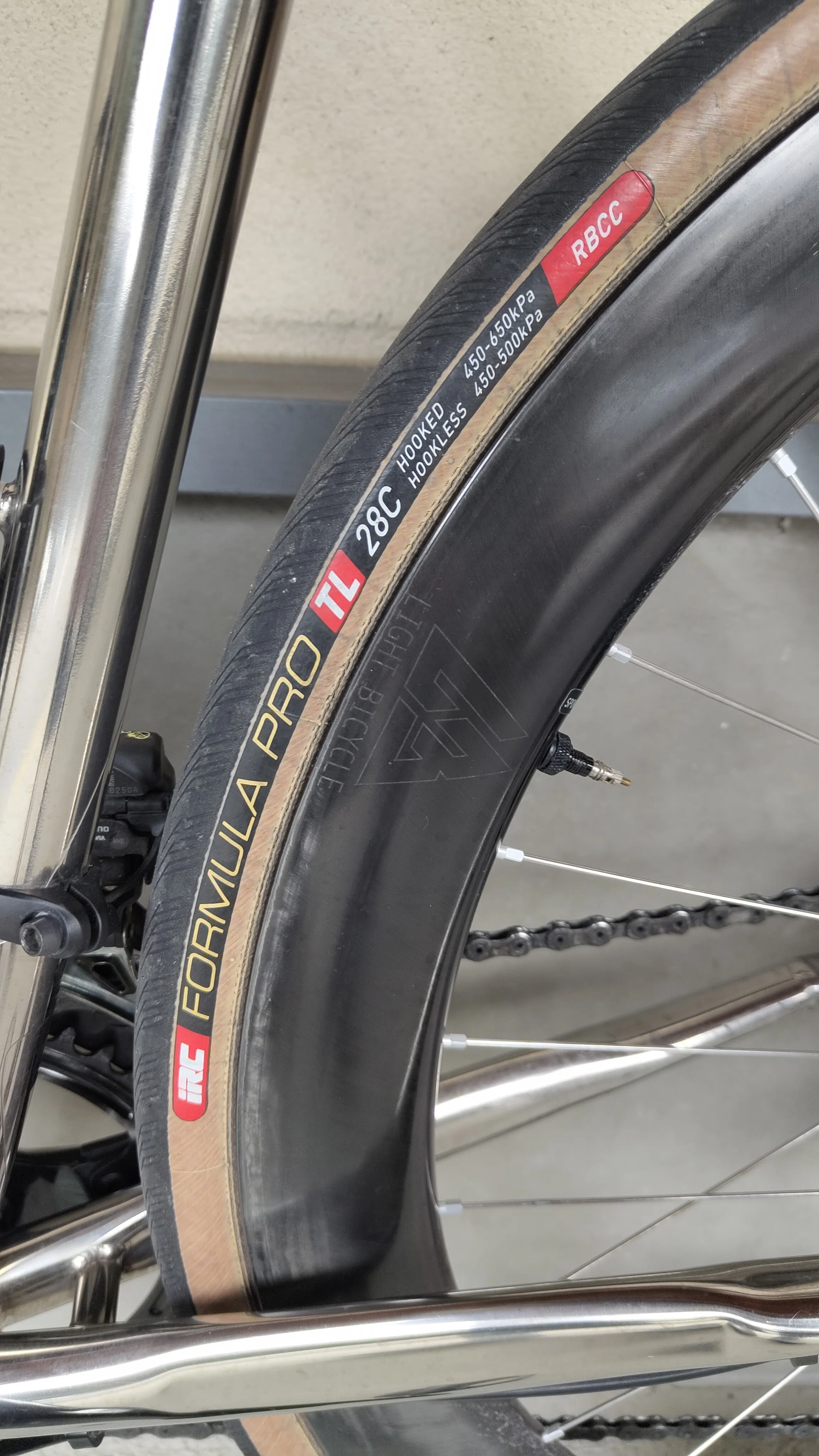 IRC FORMURA PRO RBCC TL 28C & シーラント無しチューブレスへの道｜し