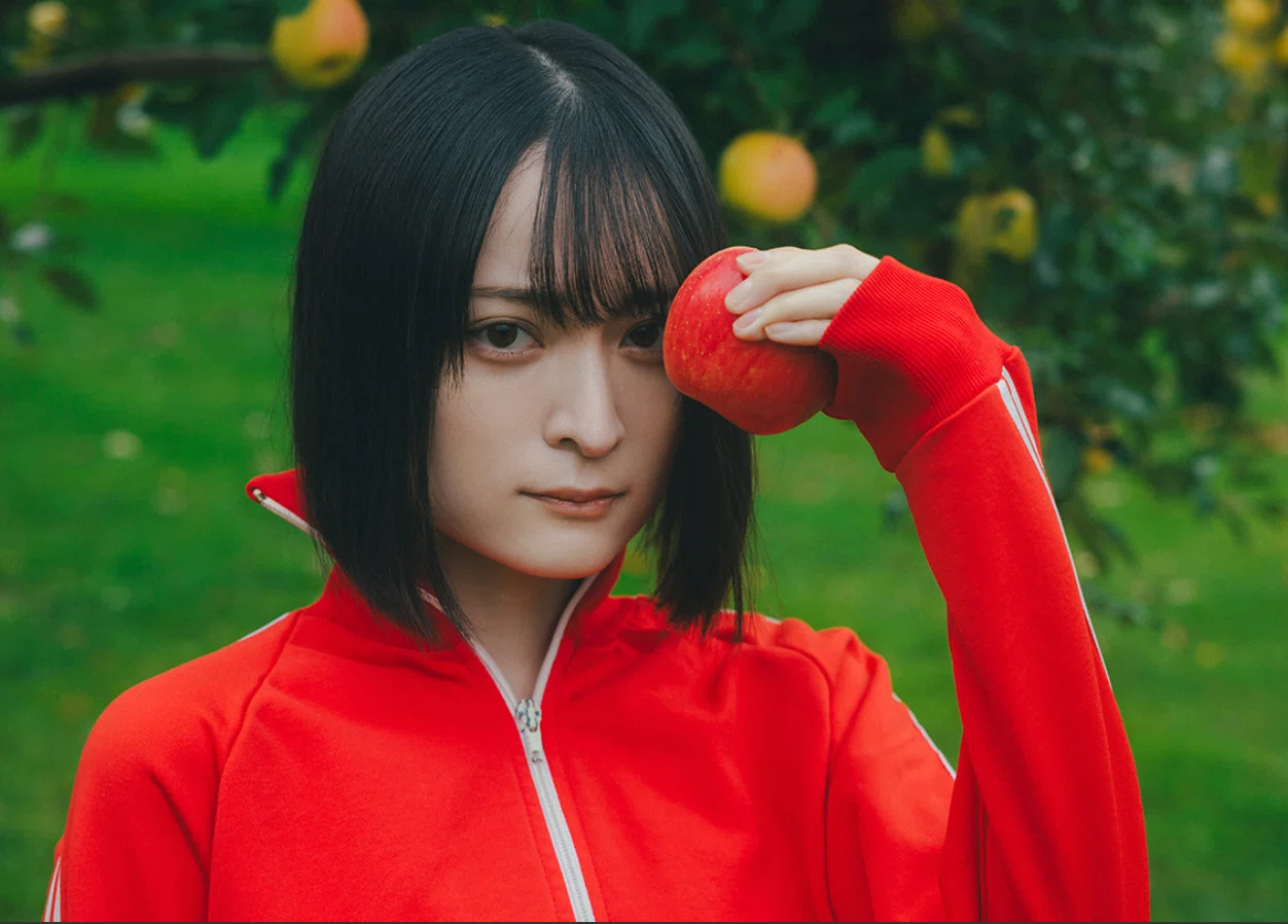 登録者50万人のYouTuber『りんの田舎暮らし』星野凛がついに初グラビア