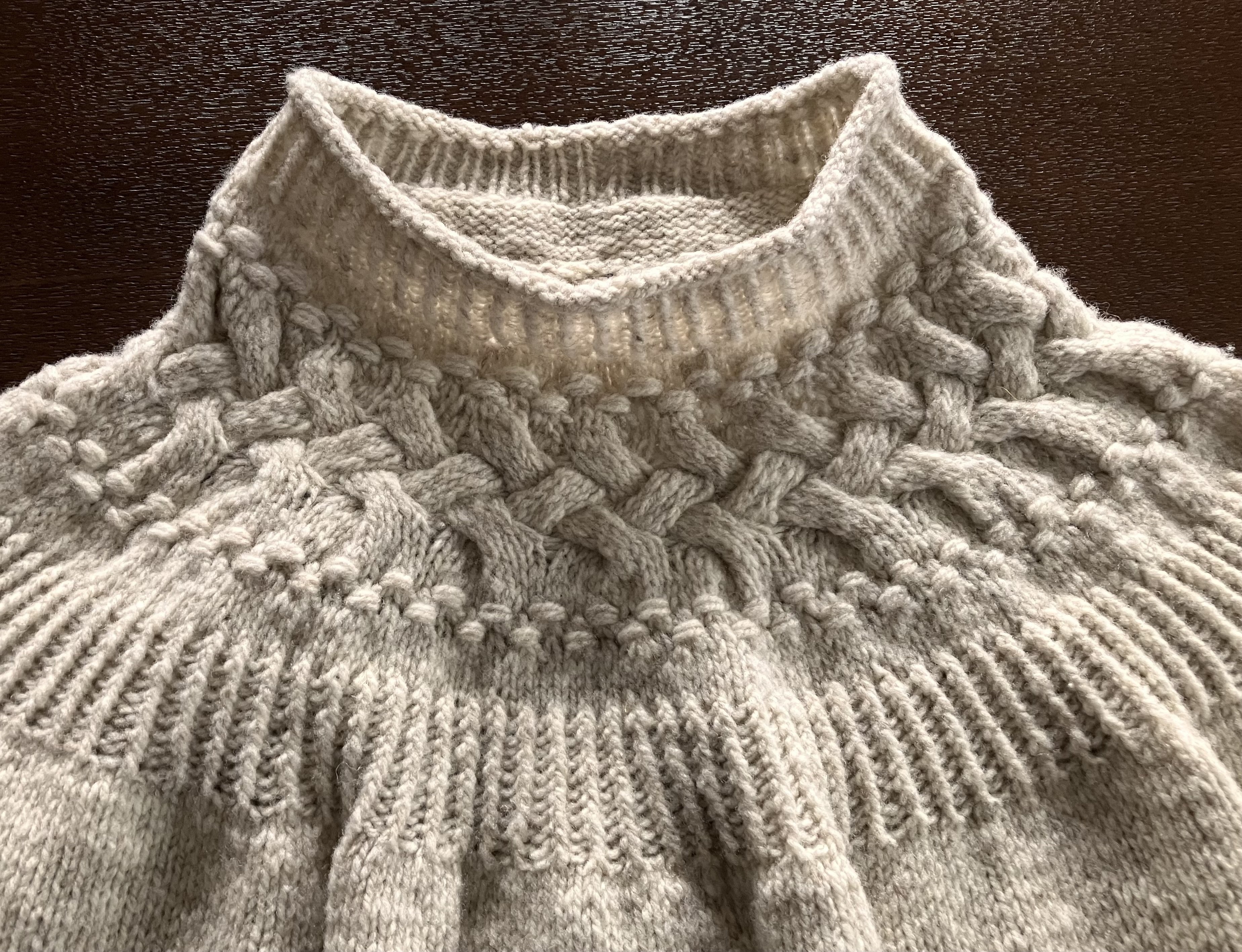 編み物記録#002：Bright Sweater by junko okamoto｜米粒