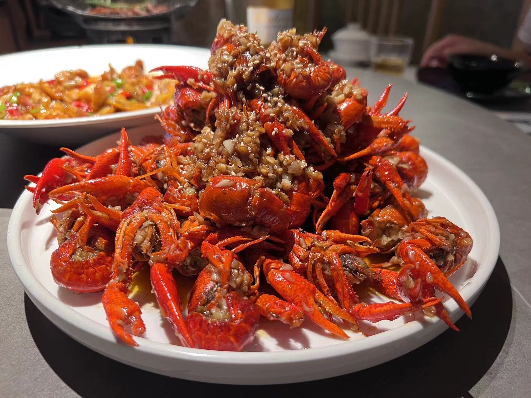 中国トップレベルの辛さ！湖南省長沙市の激辛ザリガニ料理「口味虾