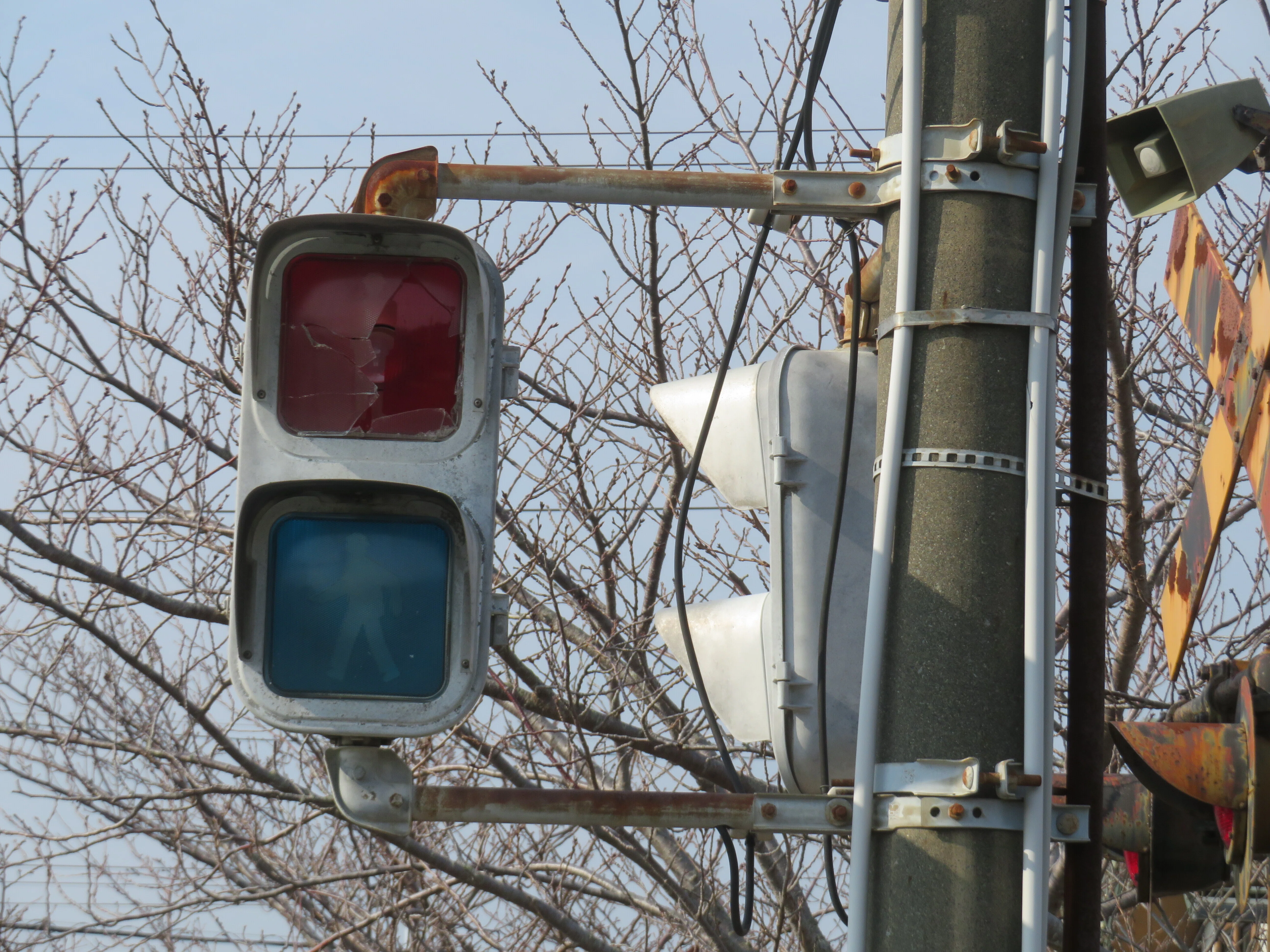 山口県の信号機】本物の信号機がある公園【防府市 迫戸児童公園】｜るーと