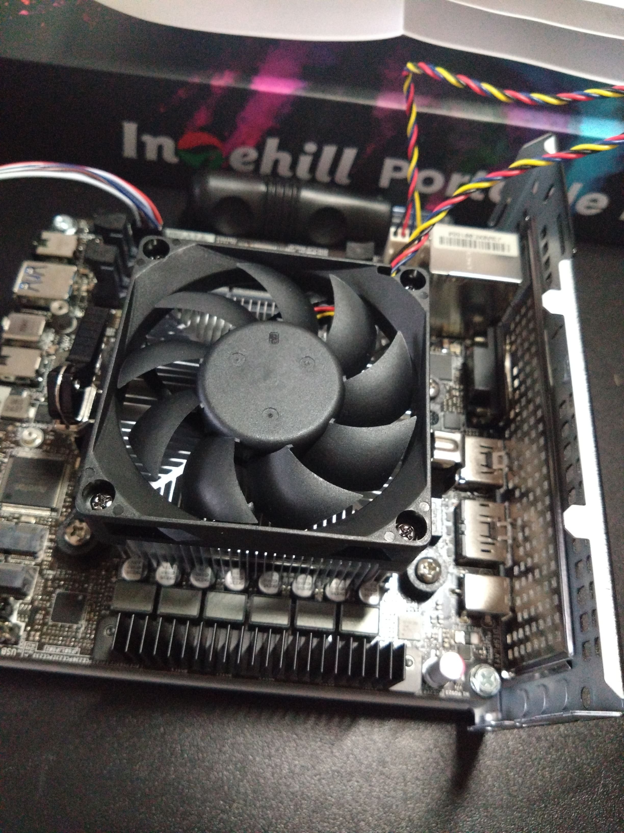 初めての自作PCに挑戦し、自分なりに最高のパソコンを作った話｜もちもち