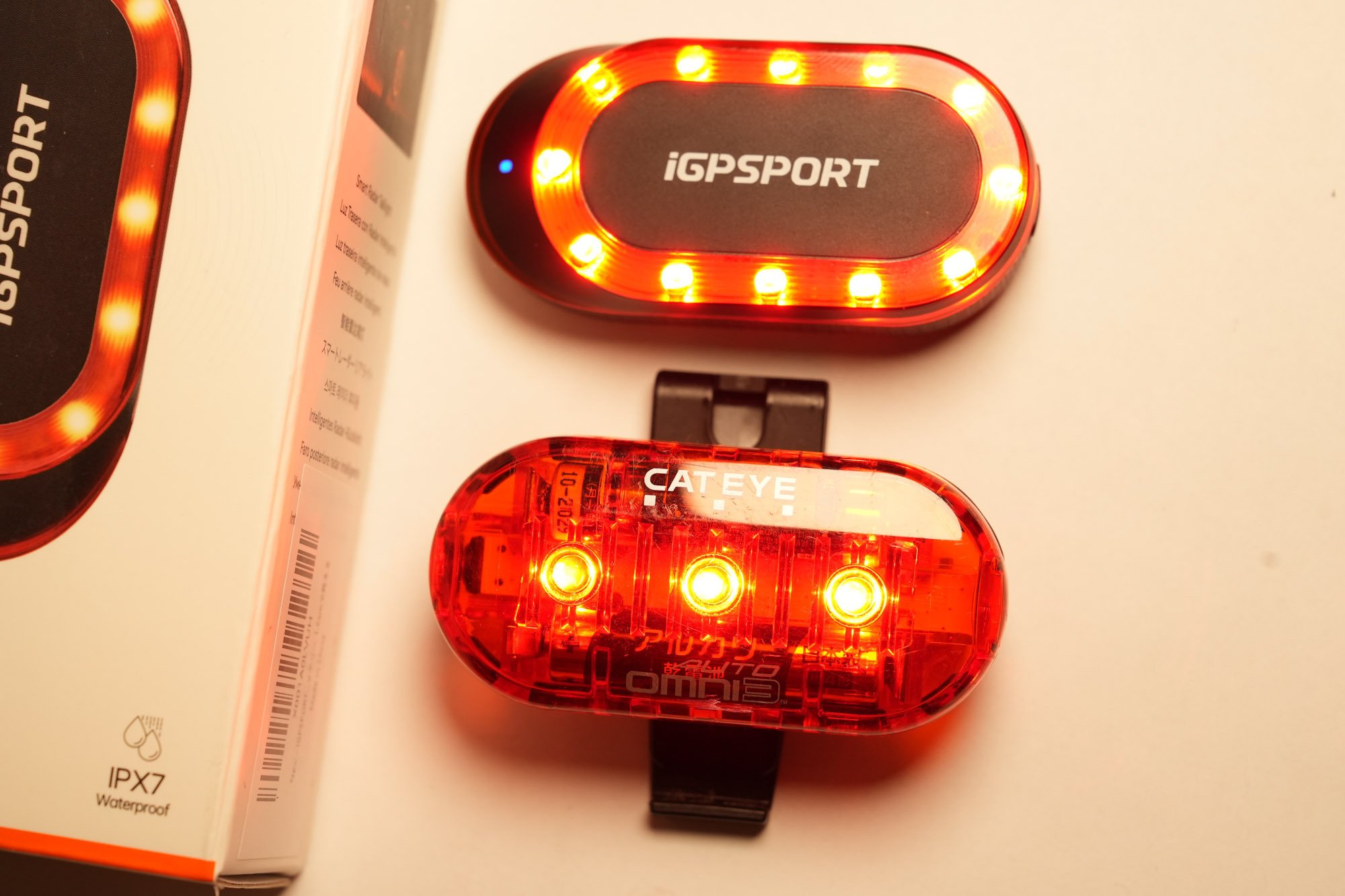 後方車両を「見る」リアライト｜iGPSPORT SR miniで手に入れた「後ろの