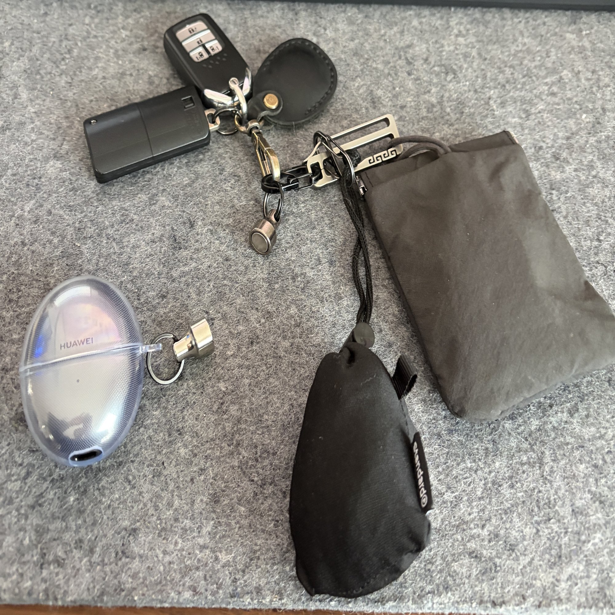 普段持ち歩いている小物たち EDC Everyday Carry（エブリデイキャリー）①｜Gadge310