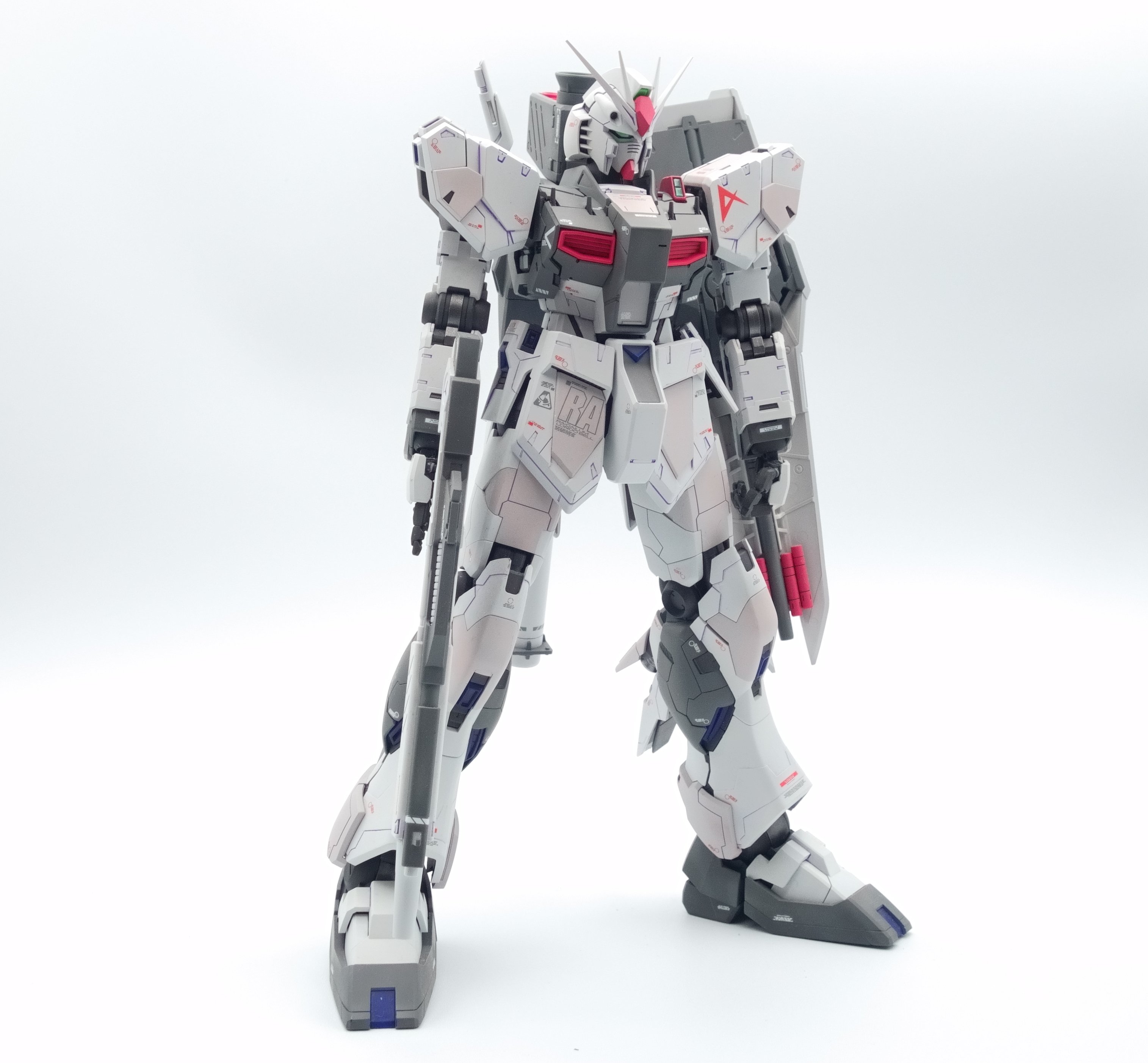 MG ガンプラ ホワイト グレー MS-06J ザクII Ver.2.0 ホワイトオーガー (MG) (ガンプラ) - ホビー