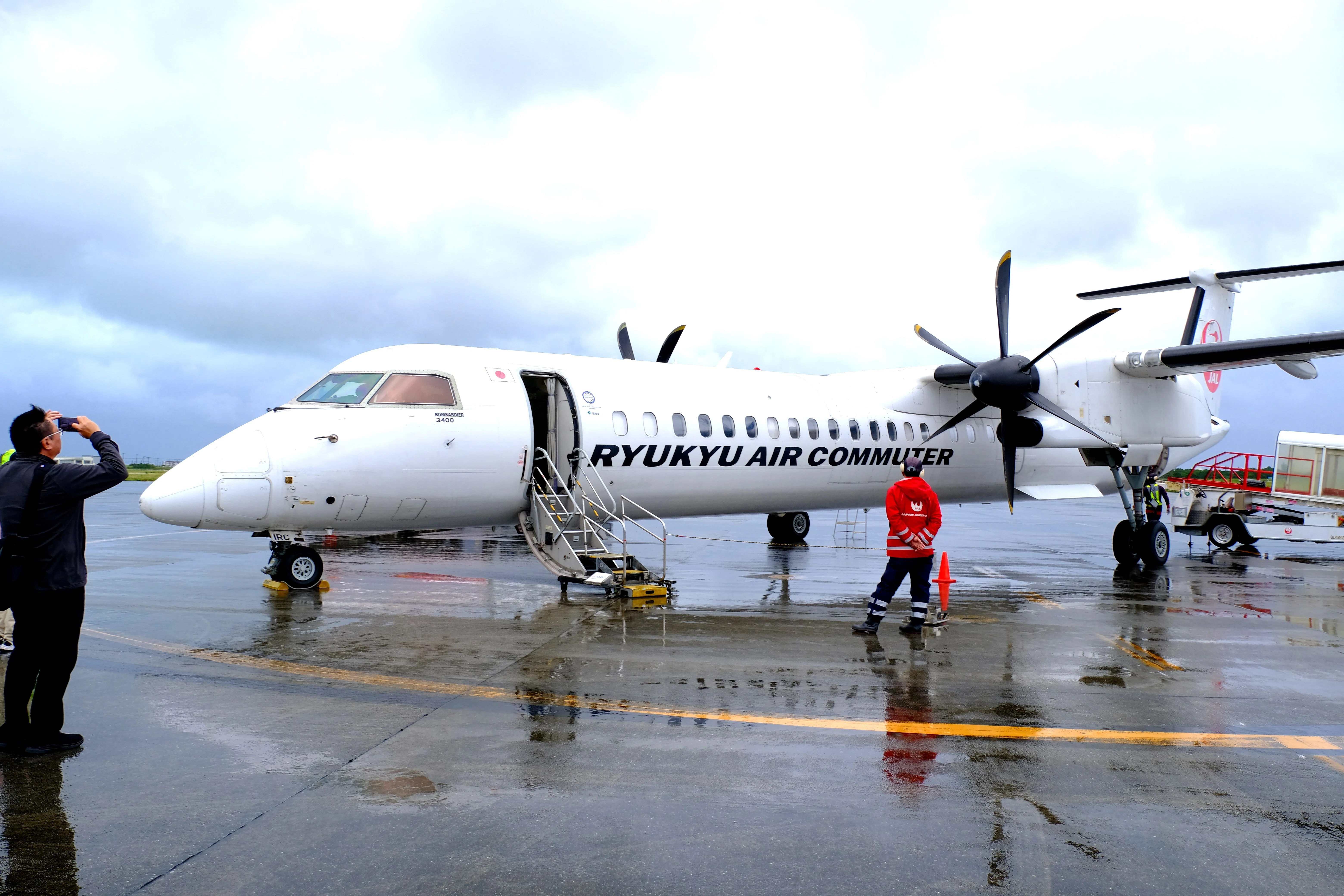 2026年の旅の始まりはプロペラ機（DHC-8-400CC）｜Heira.K
