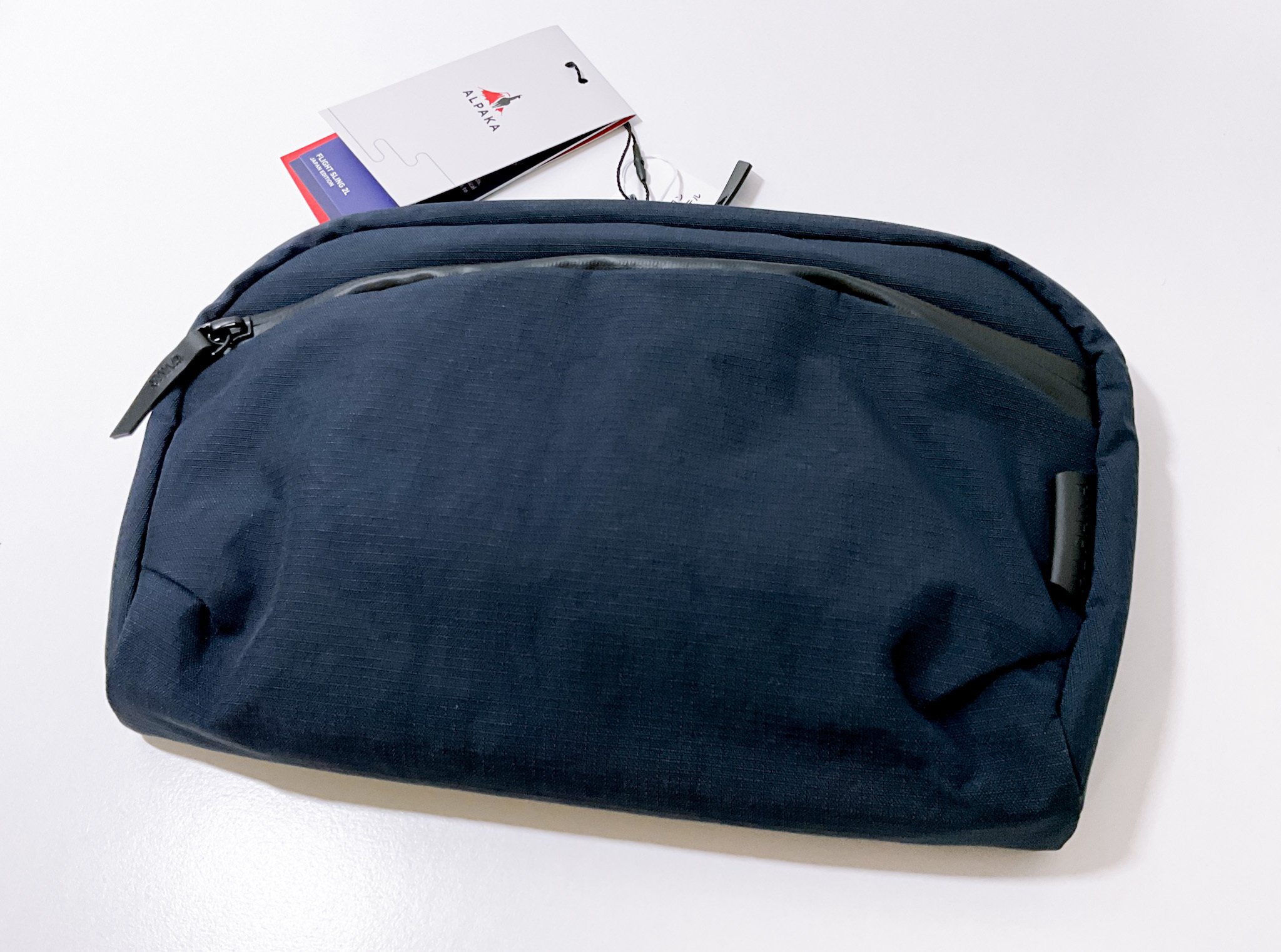 バッグ ALPAKA FLIGHT SLING 2L JAPAN EDITION FLIGHT SLING 2L JAPAN EDITION 1st | JAPAN EDITION | 【公式】ALPAKA