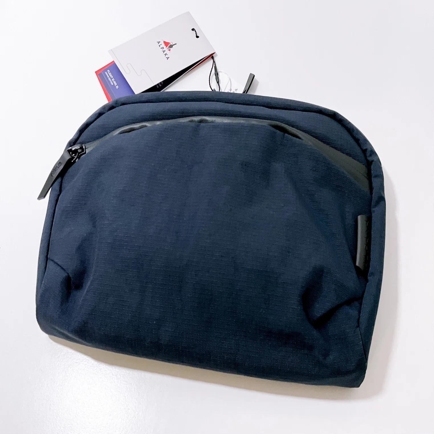 ALPAKA】「FLIGHT SLING 2L - JAPAN EDITION」レビュー【薄いマチで 