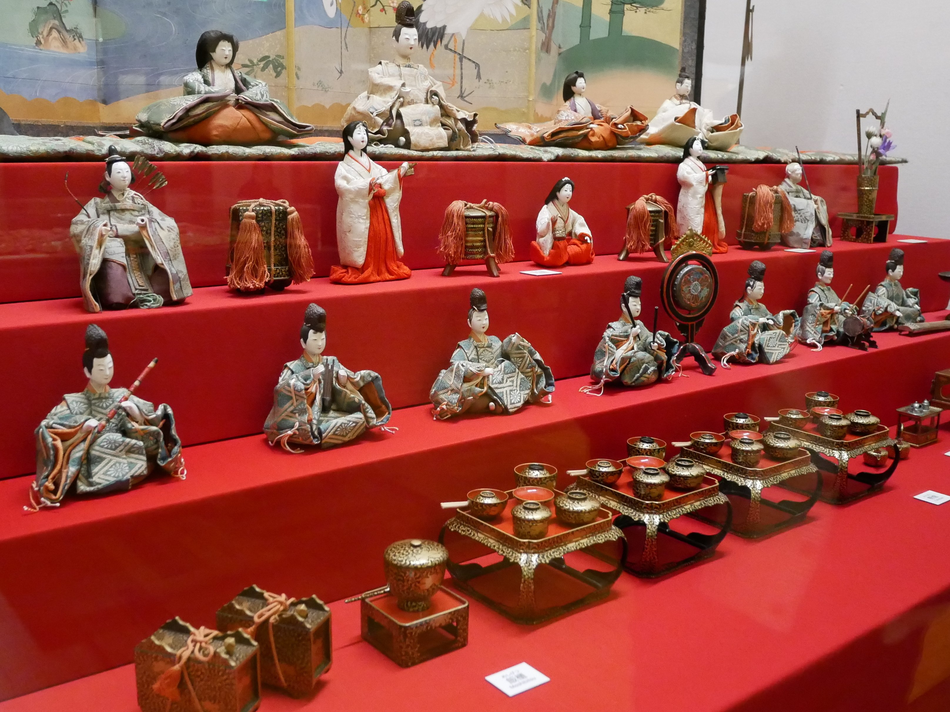 お雛様の飾り方」お雛様をきれいに見せる基本型⑧ 雛道具のこと