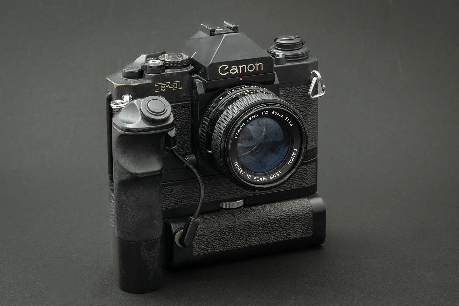 Canon A-1 +レンズ2本+パワワインダーA Canon Power Winder A2 をフィルム一眼レフカメラAE-1Pに装着テスト