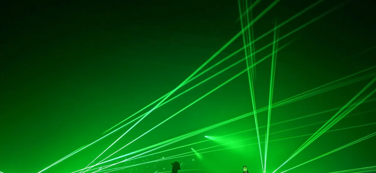Born Slippy (Nuxx)”30周年記念した 単独公演｜numario