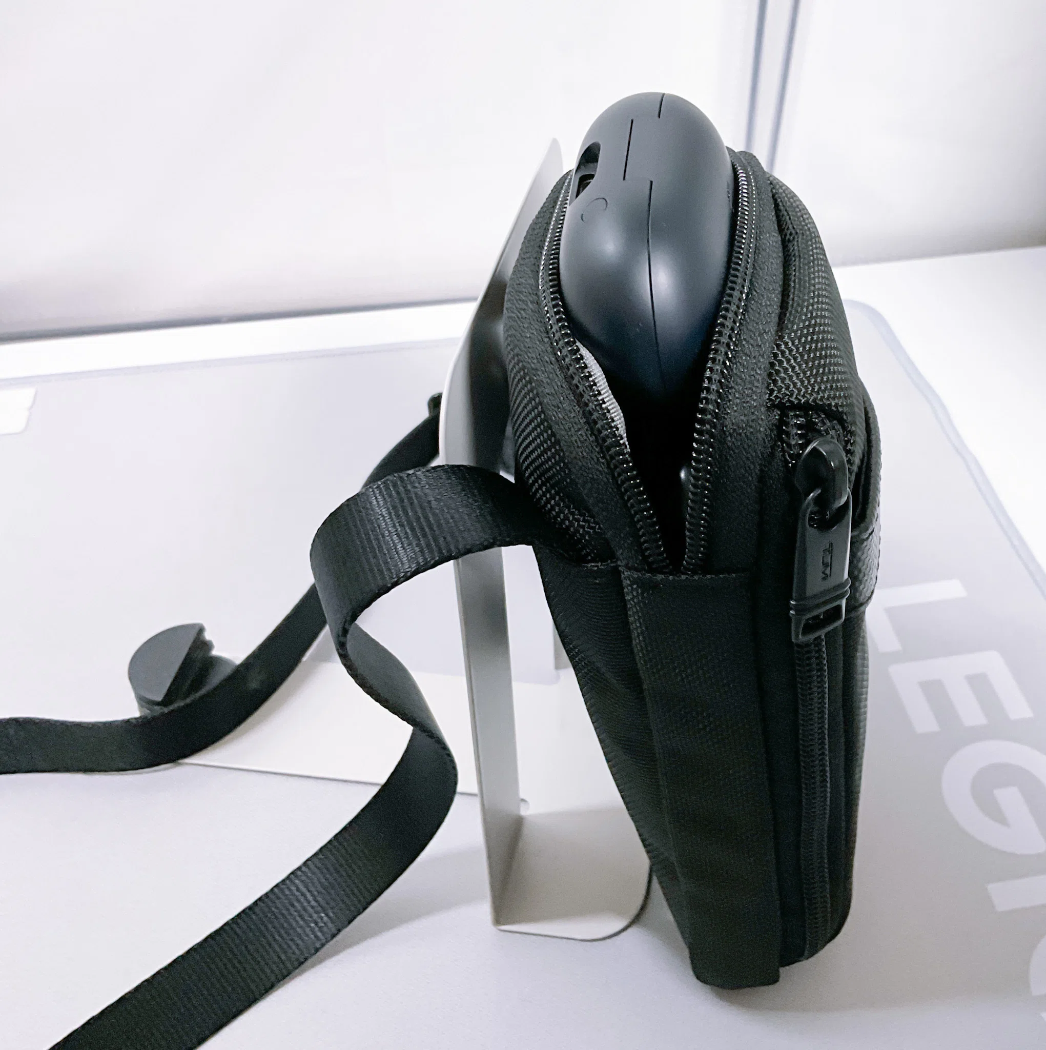 TUMI】「スモール・クロスボディ・ポーチ」を3ヶ月使用した感想