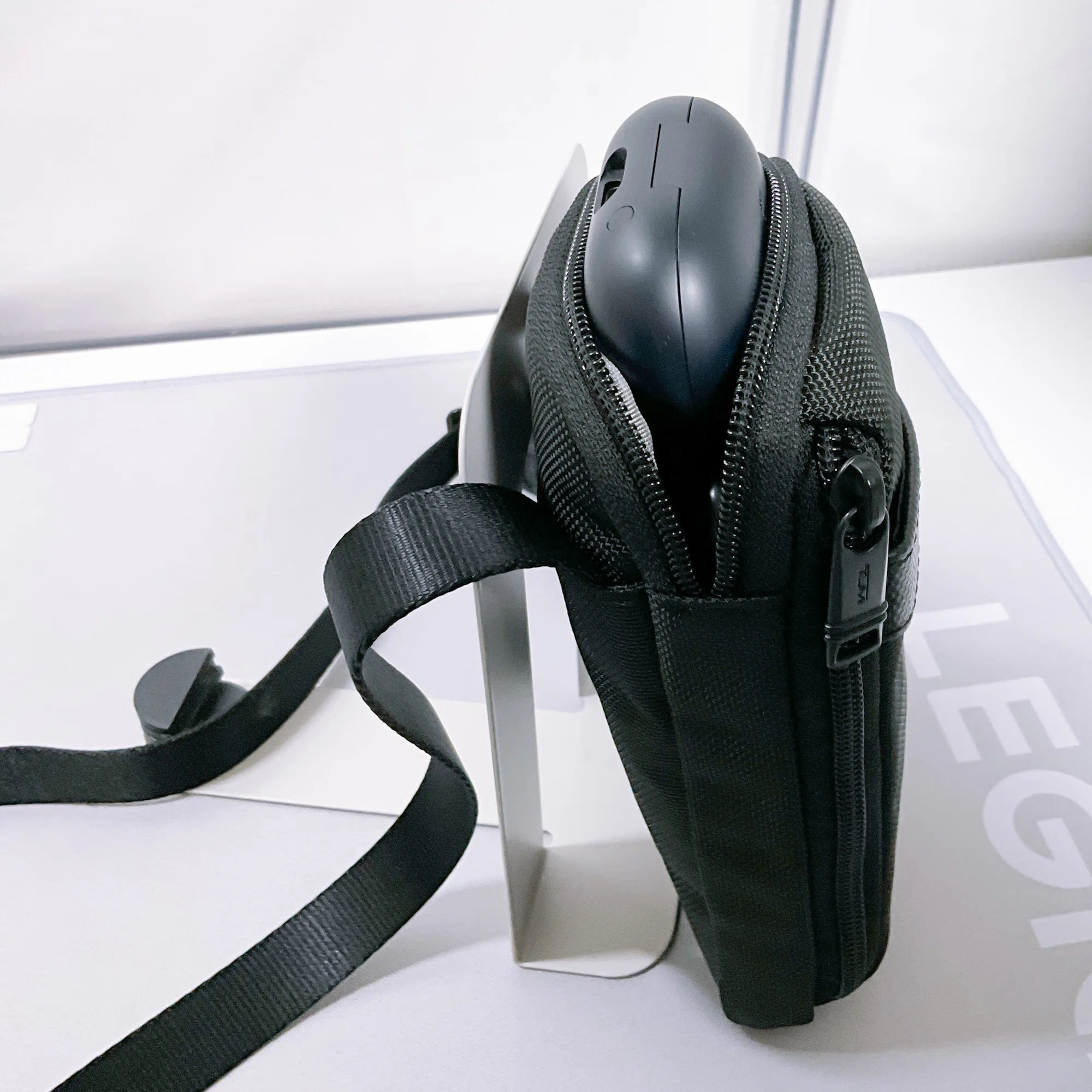 TUMI】「スモール・クロスボディ・ポーチ」を3ヶ月使用した感想 