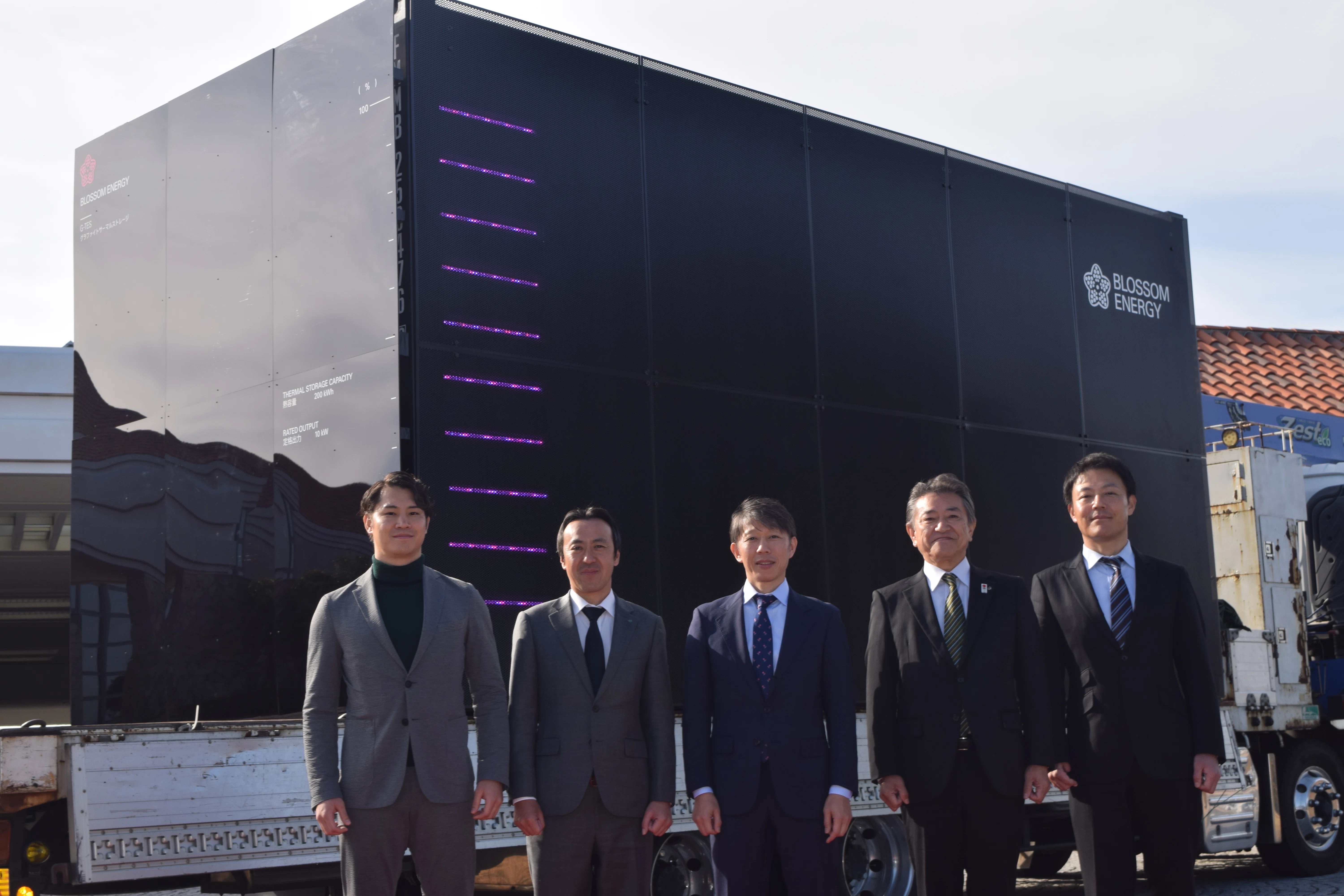 熱エネルギーの未来を変える—。「蓄熱ボイラ」初号機、ついに完成