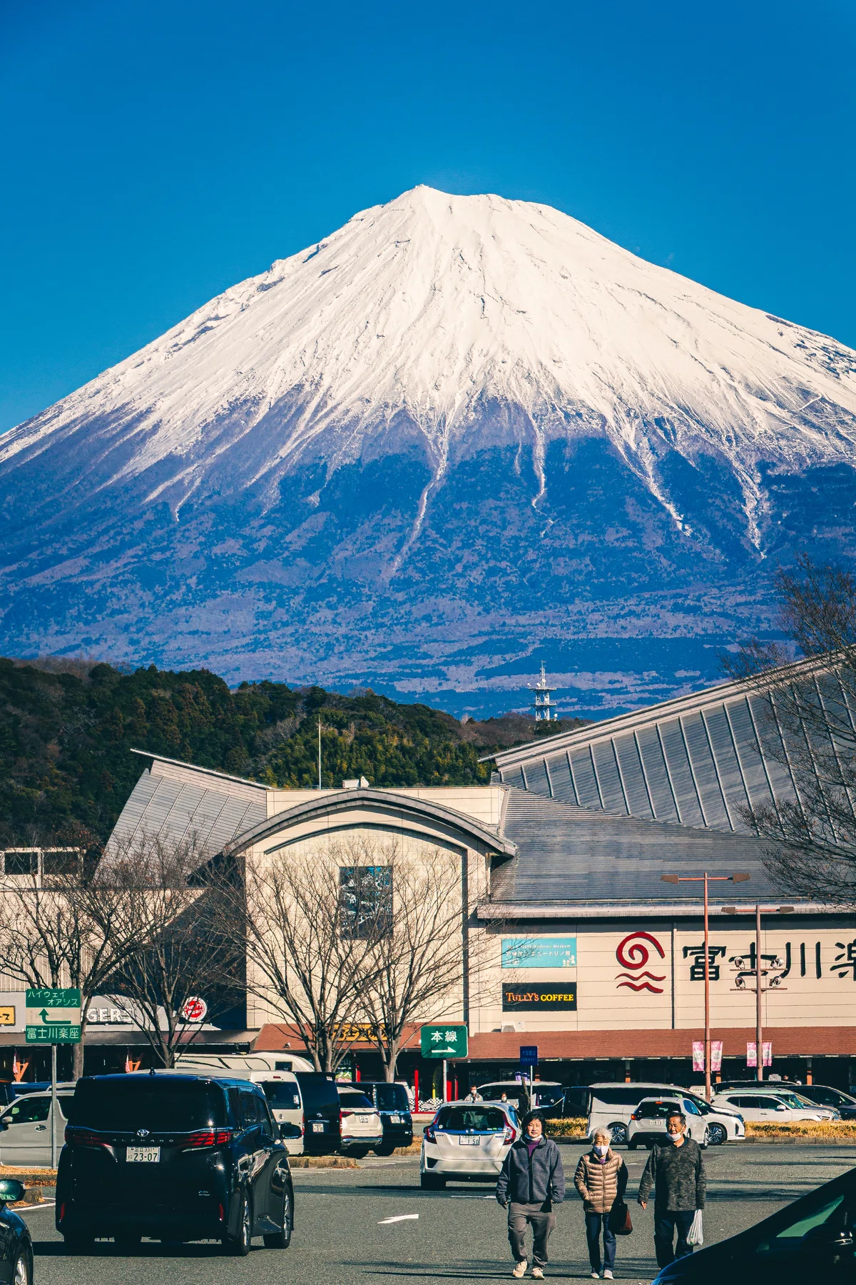 カメラと一緒にお出かけ!絶景の富士山が望めるスポット「富士川サービスエリア(上り)」- 静岡県|Tanweb