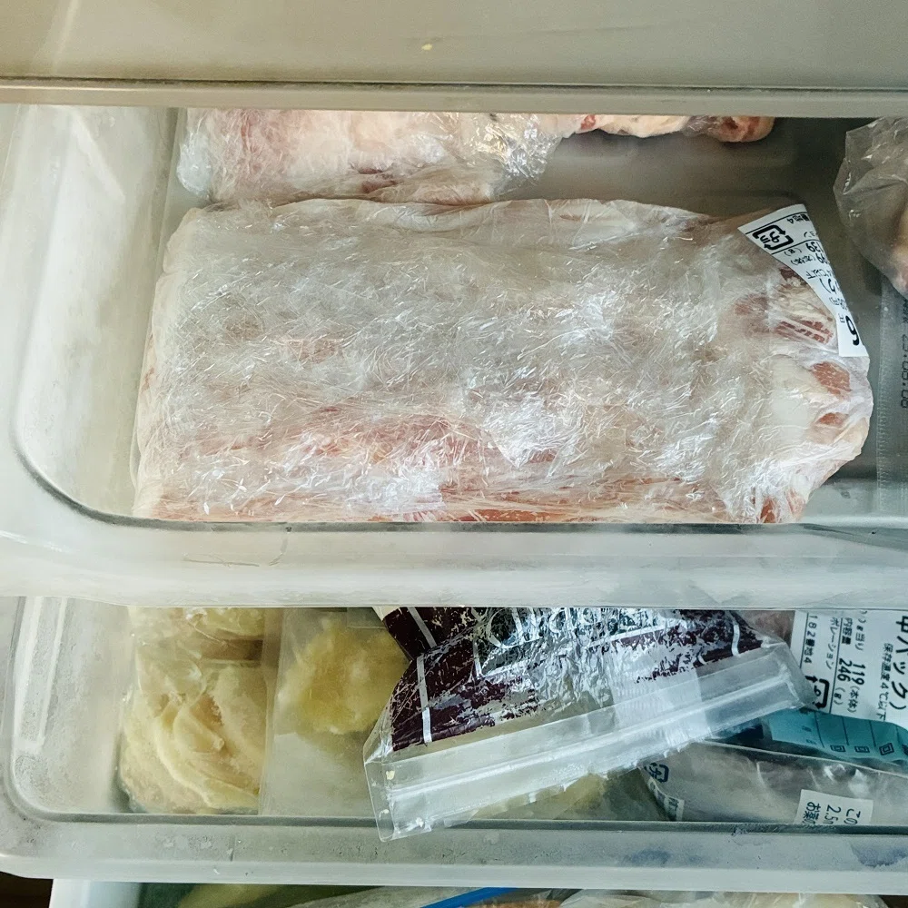 故障？日立冷蔵庫の「鍵マーク3回点滅」エラーは製氷室が原因だった｜なすこ 