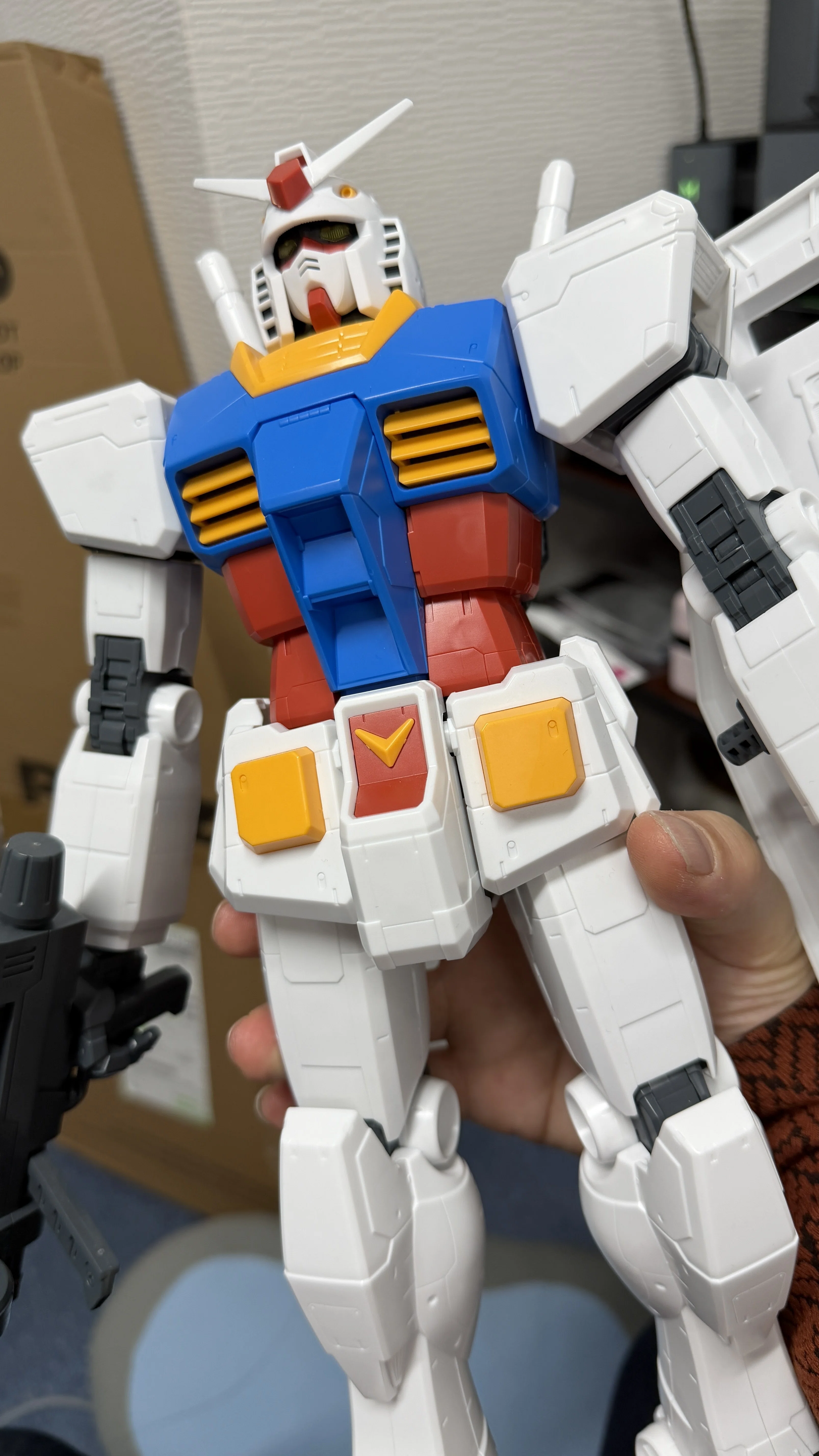 メガサイズガンダムのハンドパーツを自作してハイパー化！｜ホビー