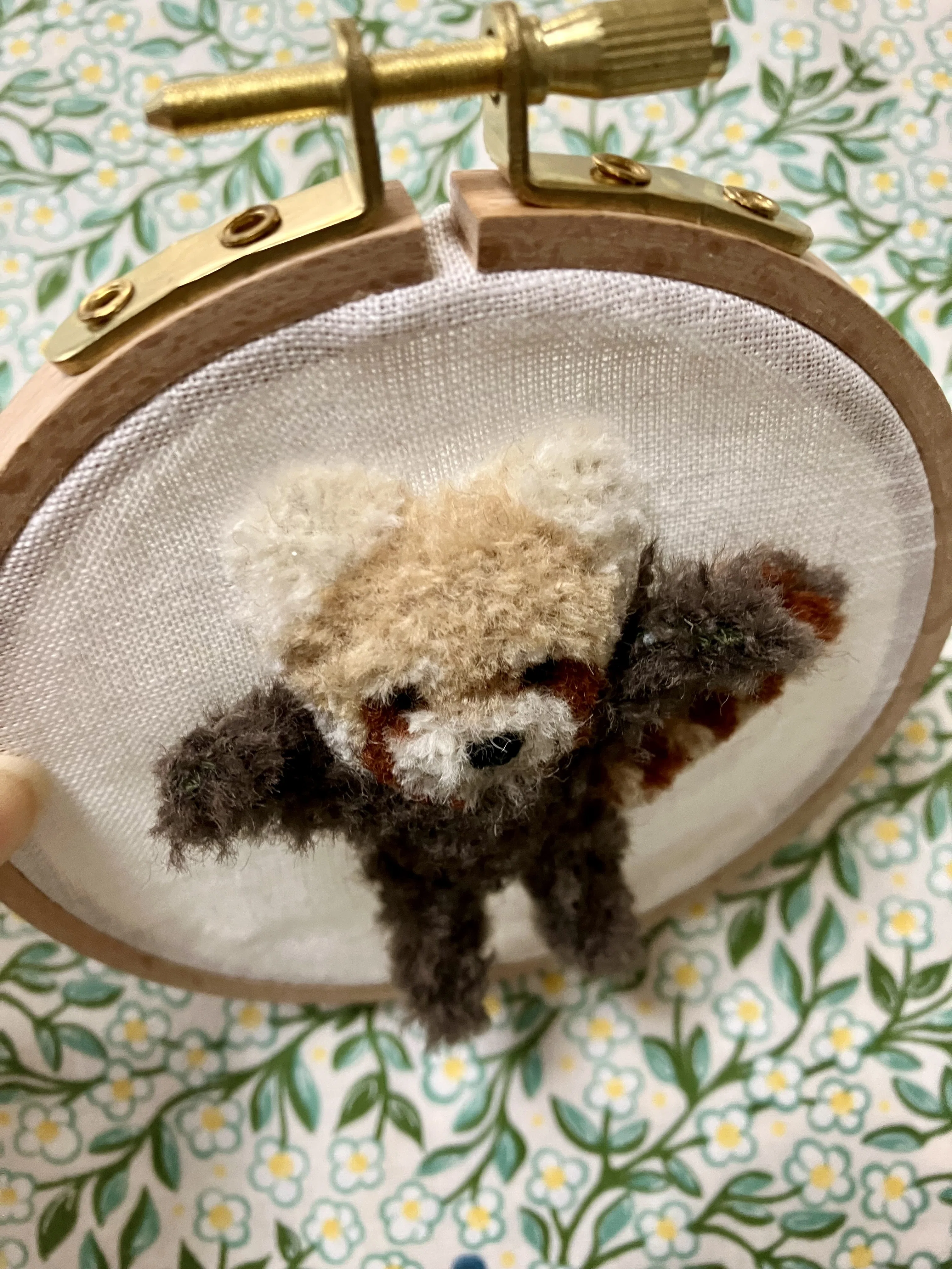 立体刺繍⑯レッサーパンダ｜kiki