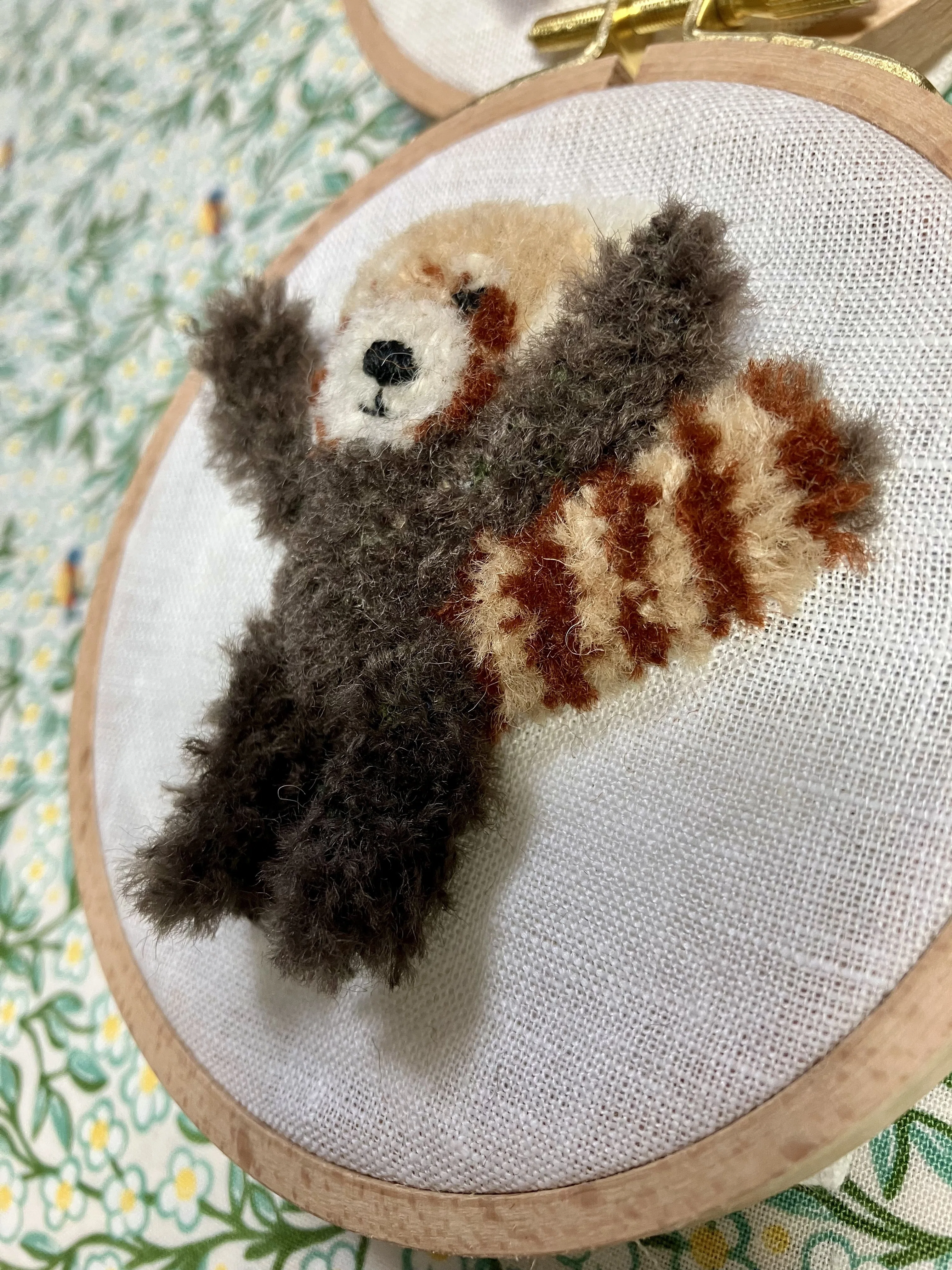 立体刺繍⑯レッサーパンダ｜kiki