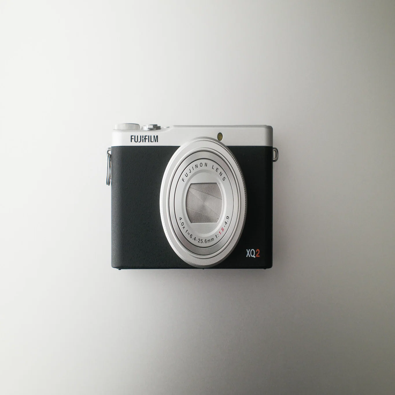 美品・付属品完備】FUJIFILM XQ2 コンパクトデジタルカメラ 今年の 