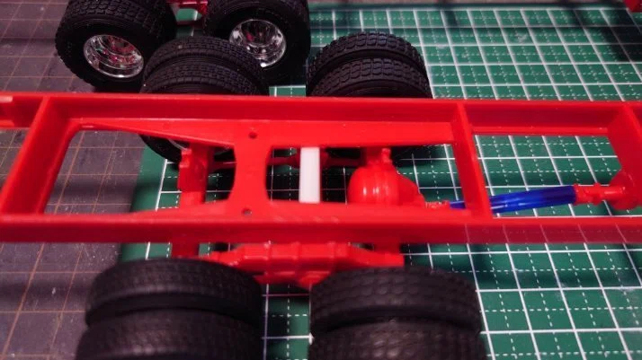 デコトラ】 アオシマ 1/32 日野スーパードルフィン冷凍車 製作①
