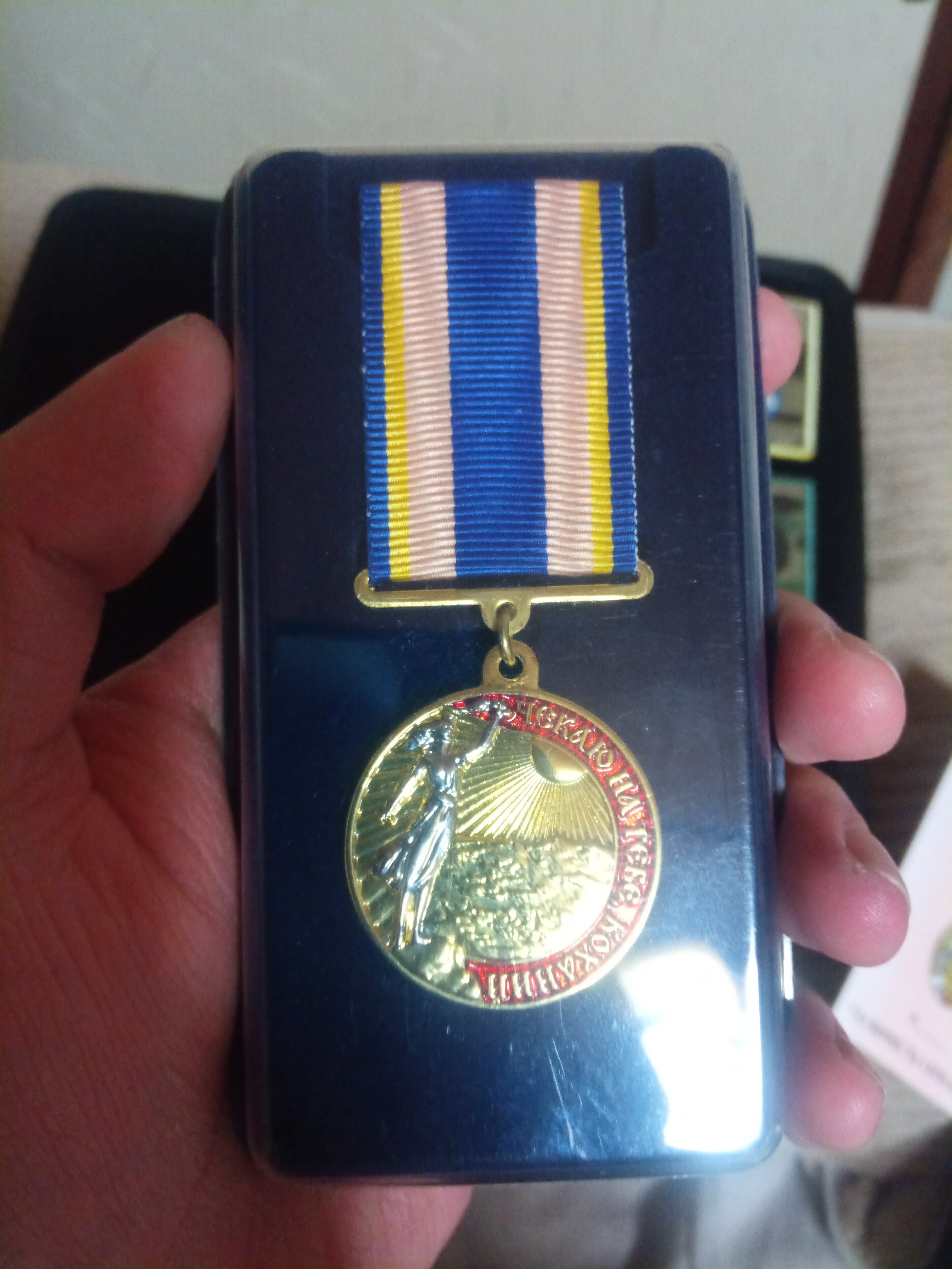 ウクライナ文化】愛しい人に贈るメダル｜COPAN