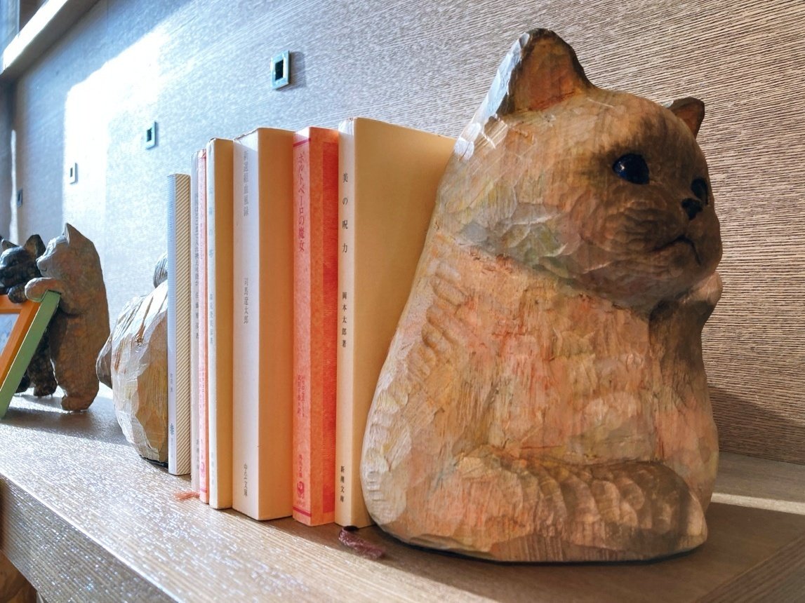 花房さくら個展 オンザデスク】木彫りの猫ちゃんたちに会いに代官山へ