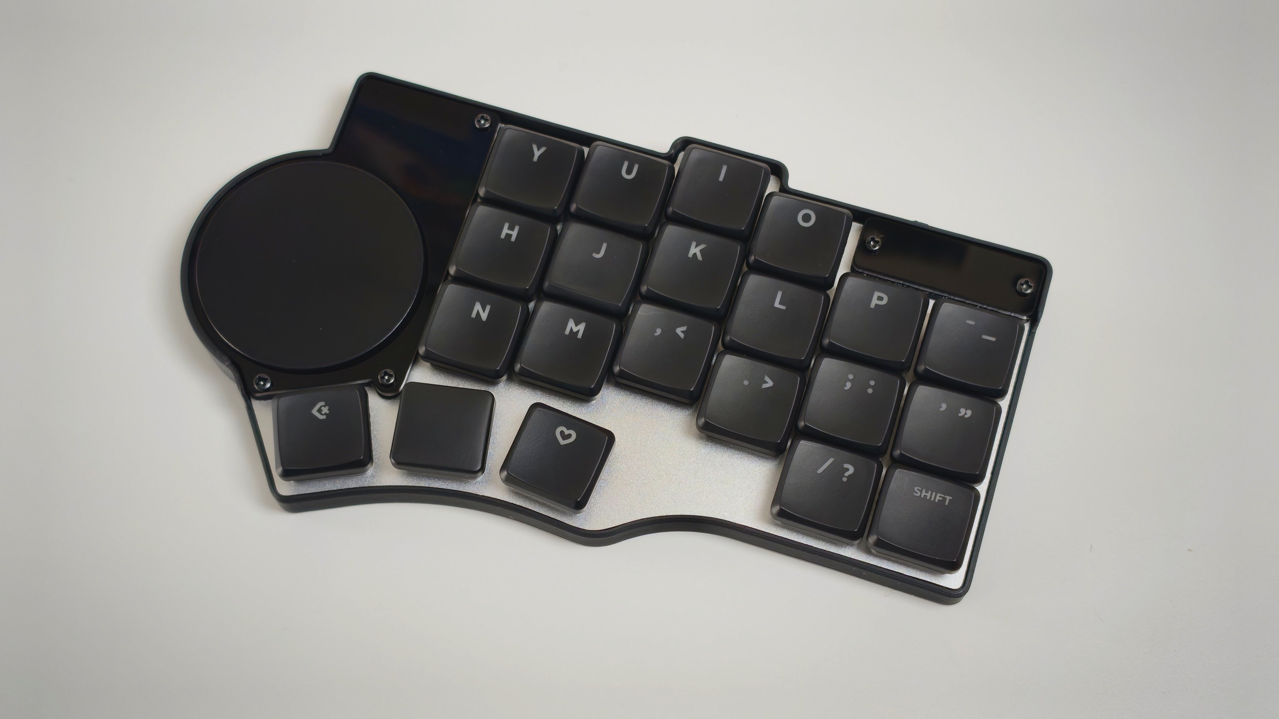 Vol.07】Toucan Keyboard｜完成度はかなり高い。でも“トラックボール派