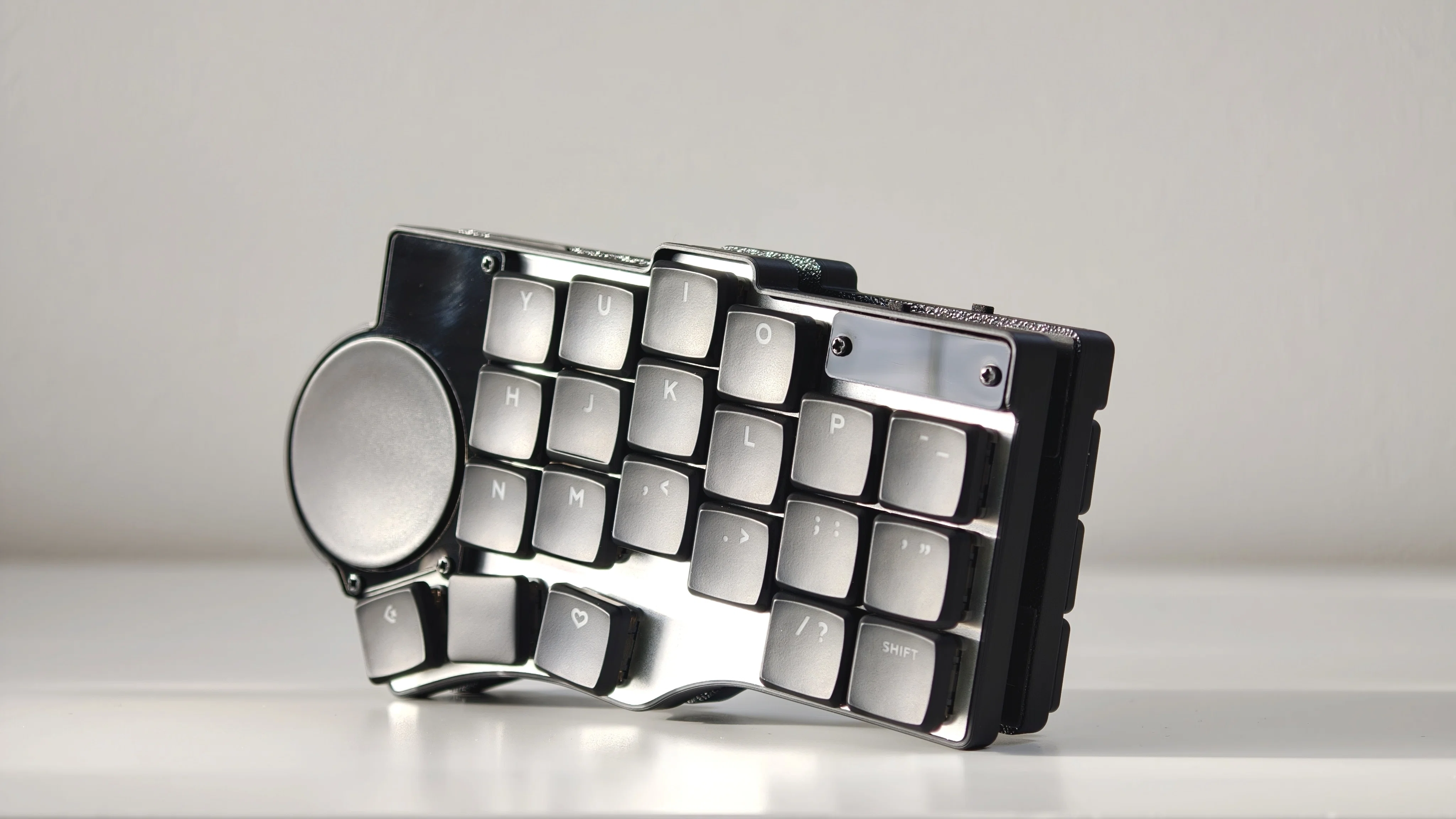 Vol.07】Toucan Keyboard|完成度はかなり高い。でも“トラックボール派 Vol.07】Toucan Keyboard|完成度はかなり高い。でも“トラックボール派