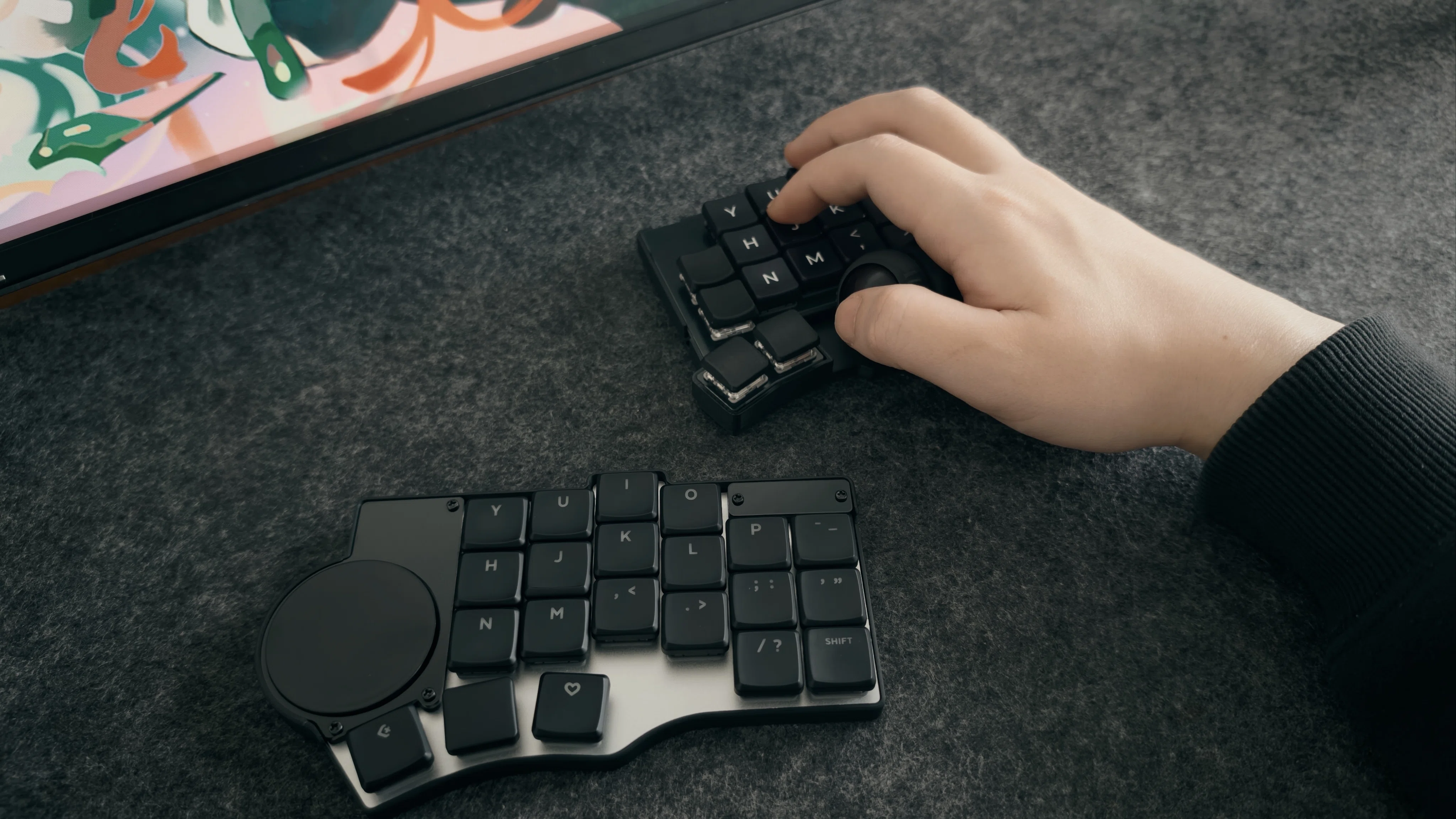 Toucan 分割式無線キーボード Toucanレビュー｜持ち運びにも向く17mmピッチ採用の分割ロー