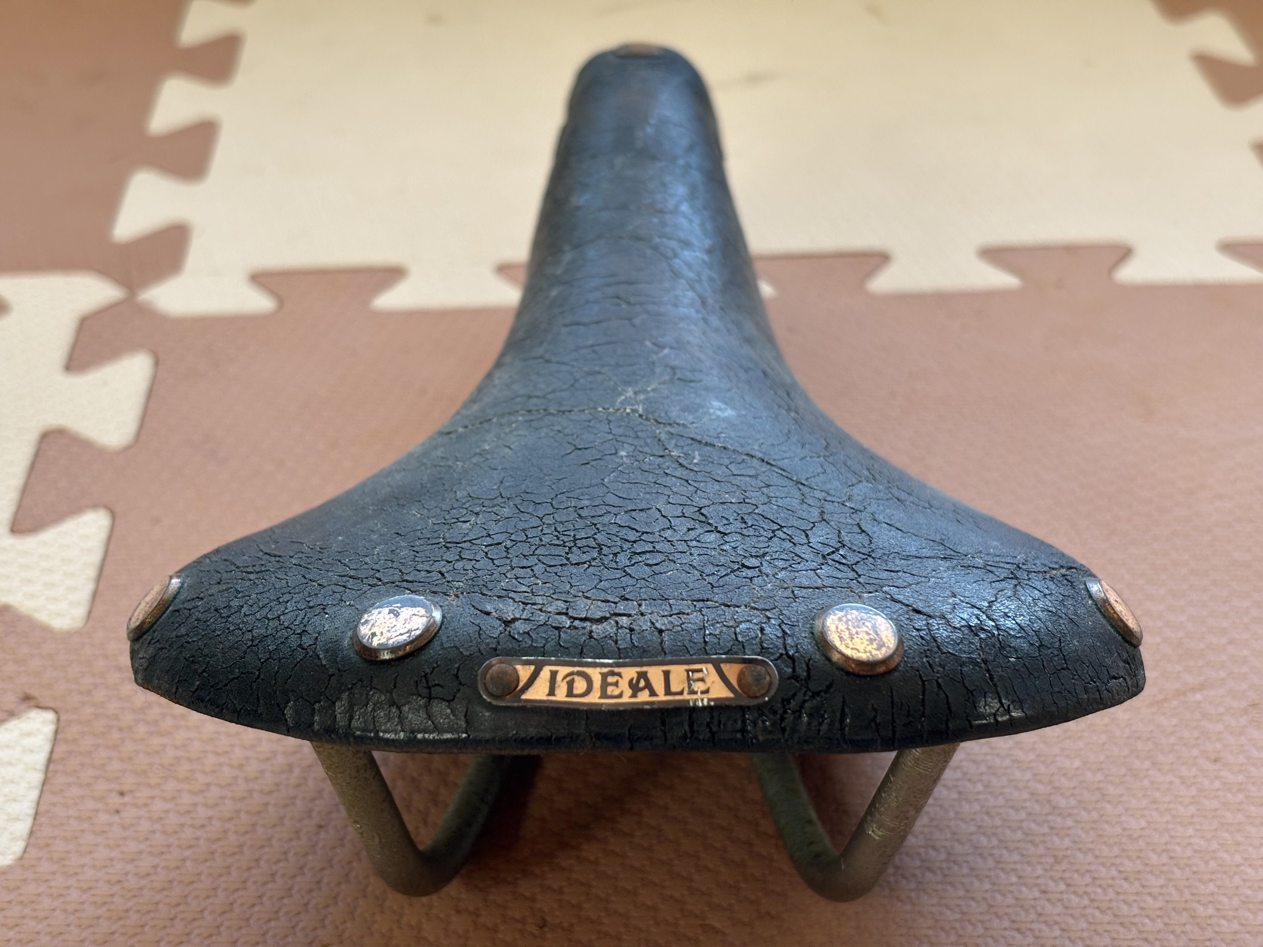 クロモリロード再生⑦_革サドル篇｜フラットクリエイティブ／齊藤 雄基