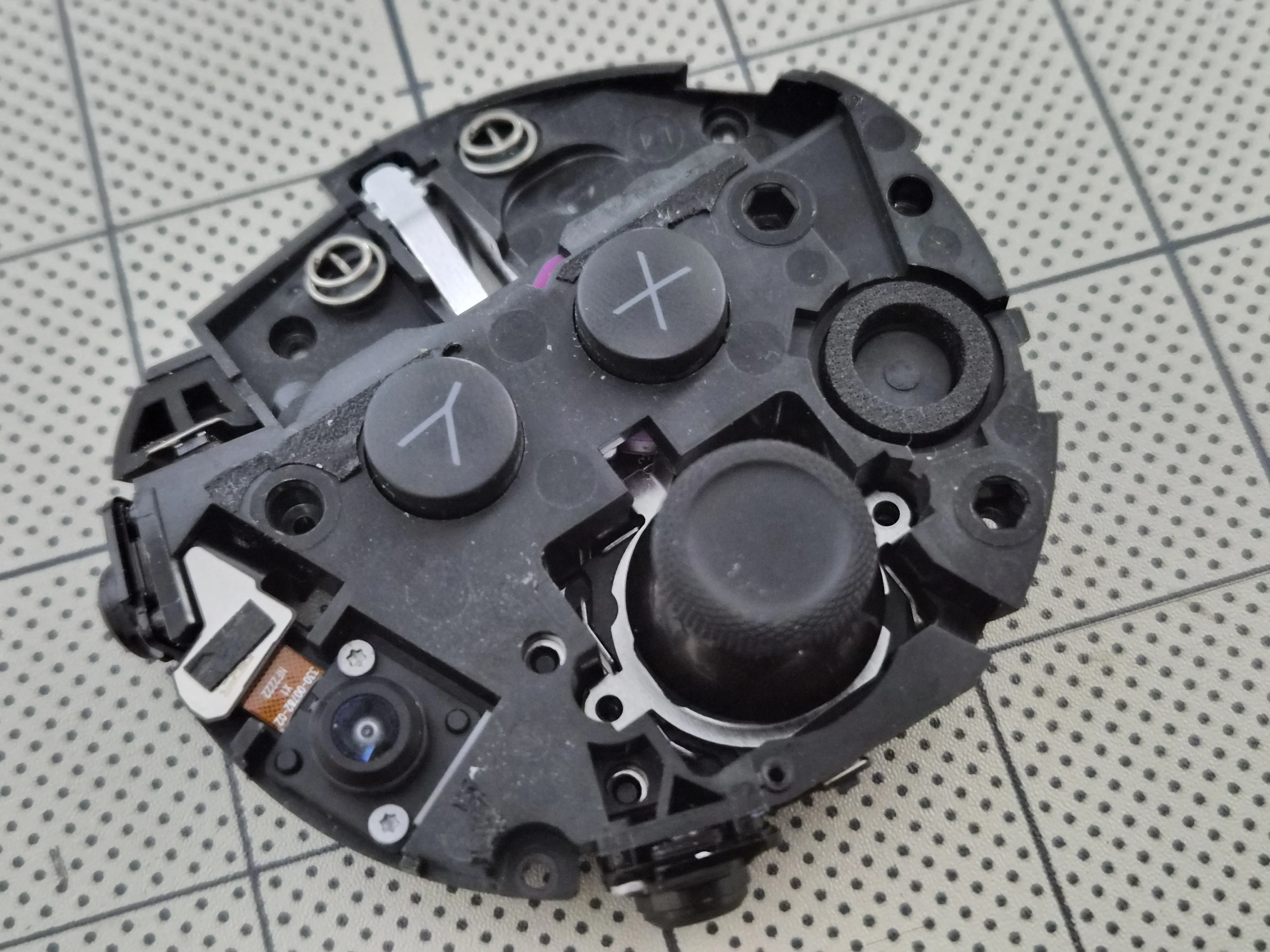 Quest Pro コントローラーのスティック交換備忘録｜くれま