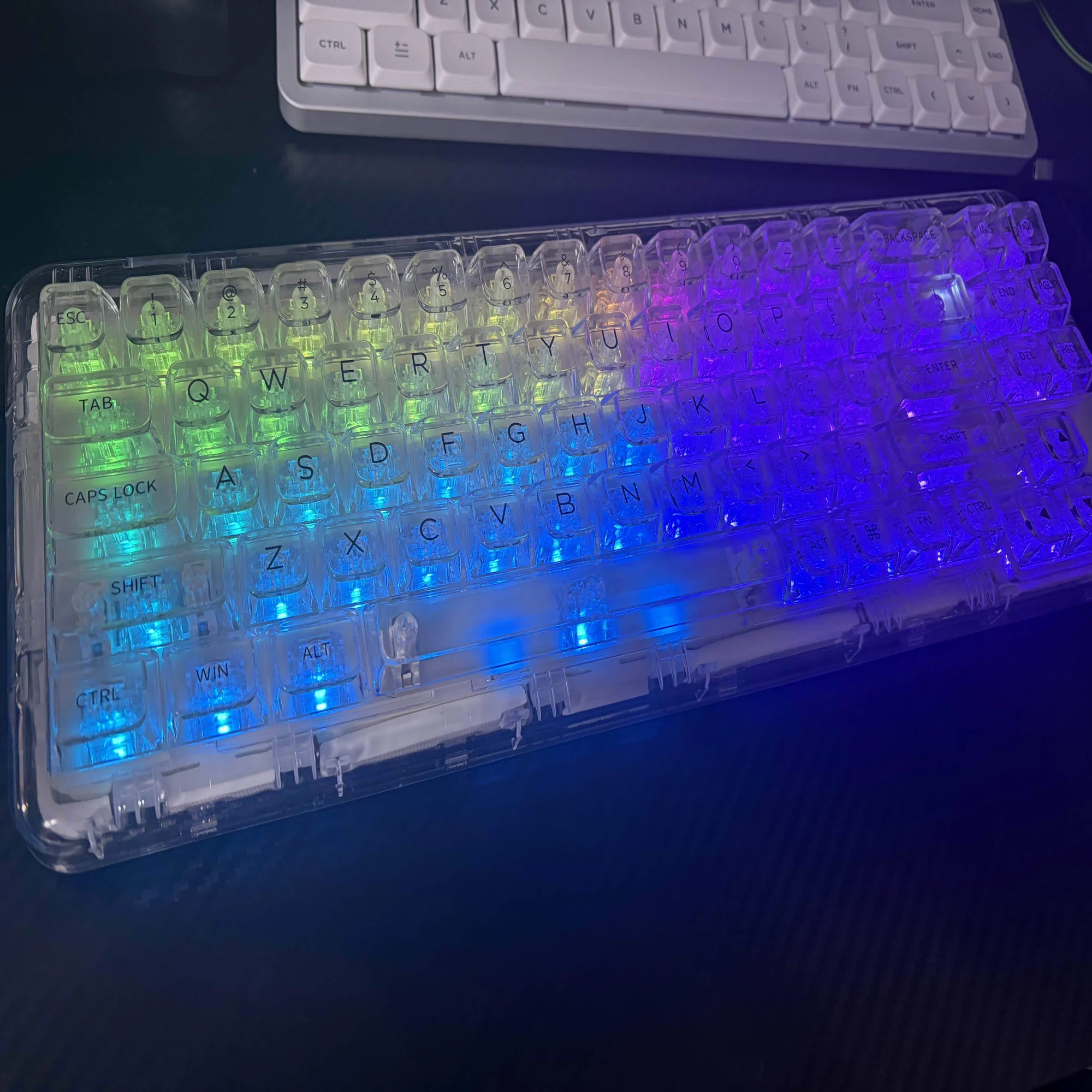 17 YUNZII X71とか言うビジュ全振りのキーボードくんについて 