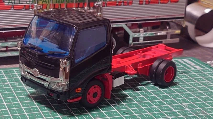 アオシマ1/32 楽プラ デュトロ 製作｜筑前ボデー
