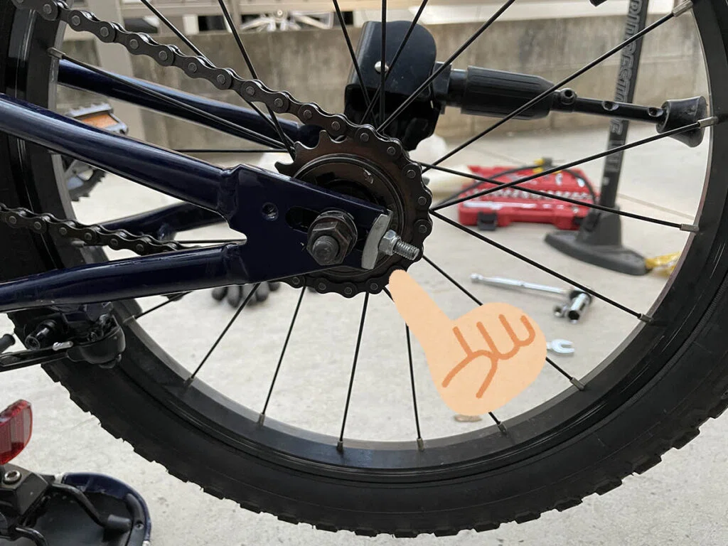 ヨツバサイクルのチューブを米式から英式に替えた話｜Small Outdoors