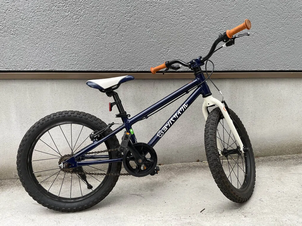 ヨツバサイクルのチューブを米式から英式に替えた話｜Small Outdoors