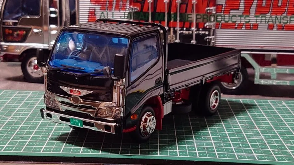 アオシマ1/32 楽プラ デュトロ 製作｜筑前ボデー