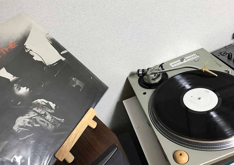 レコードの帯を捨てるなんて、信じられない。 と思っていました